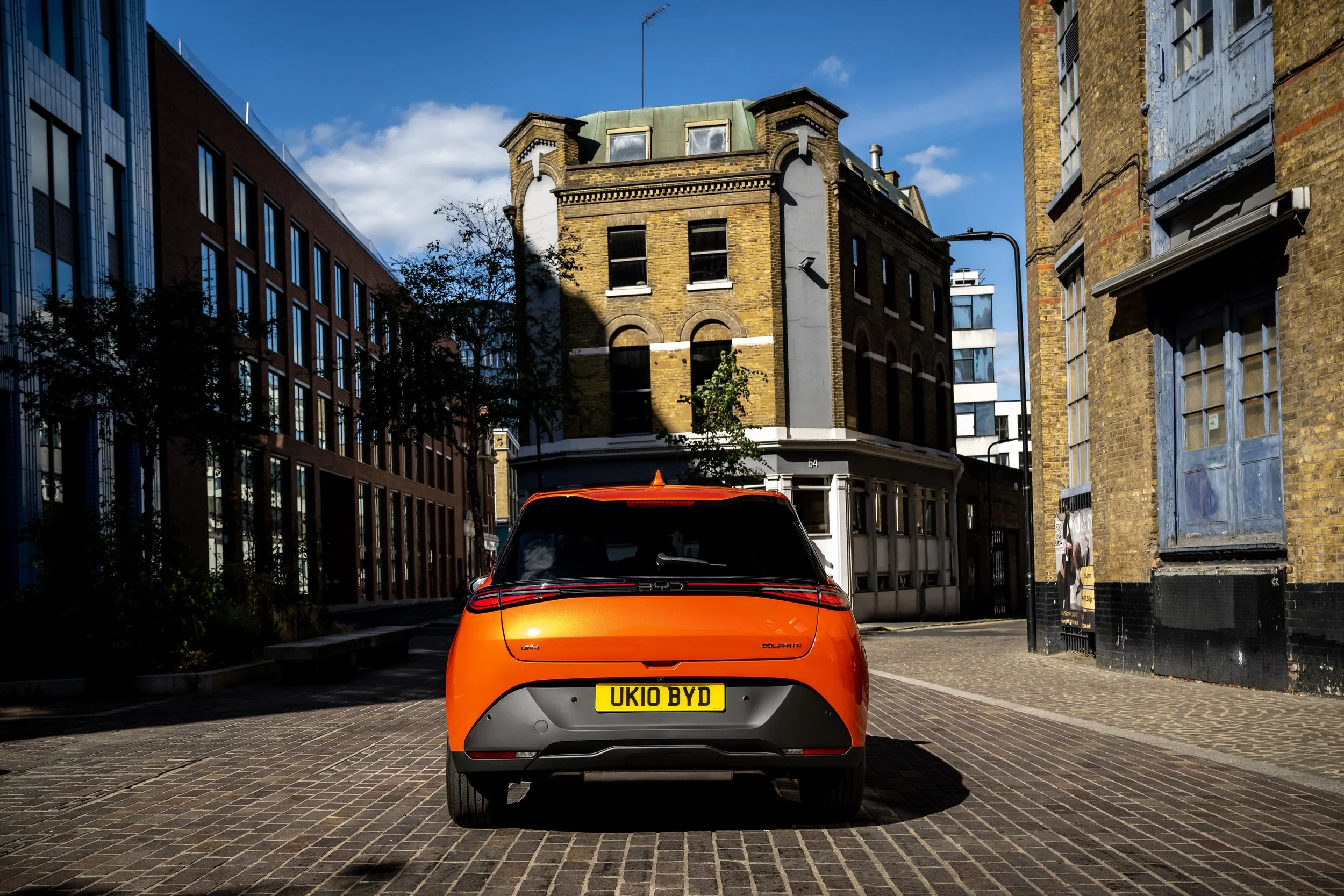 BYD_Dolphin_Orange__098.jpg