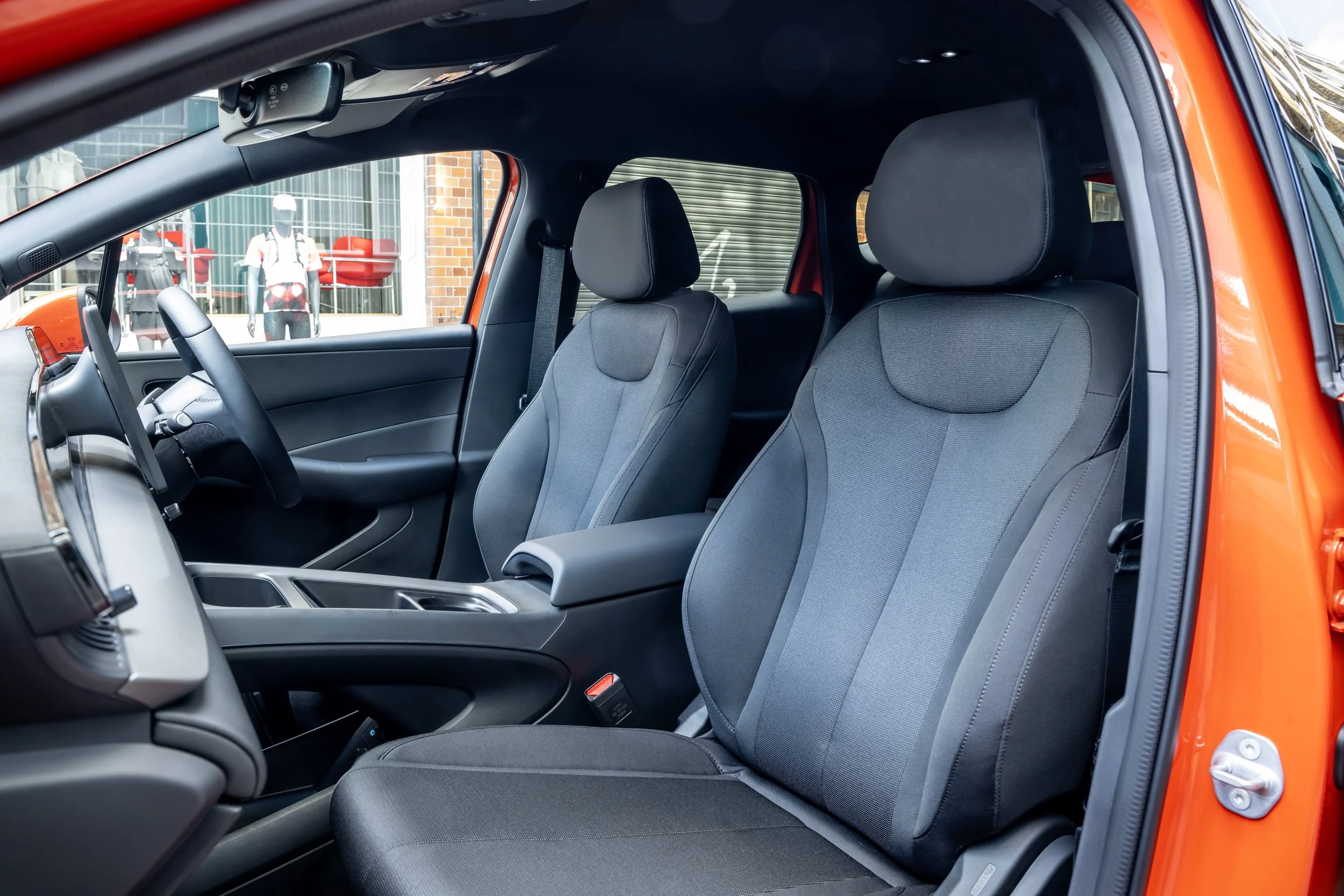 BYD_Dolphin_Orange__137.jpg