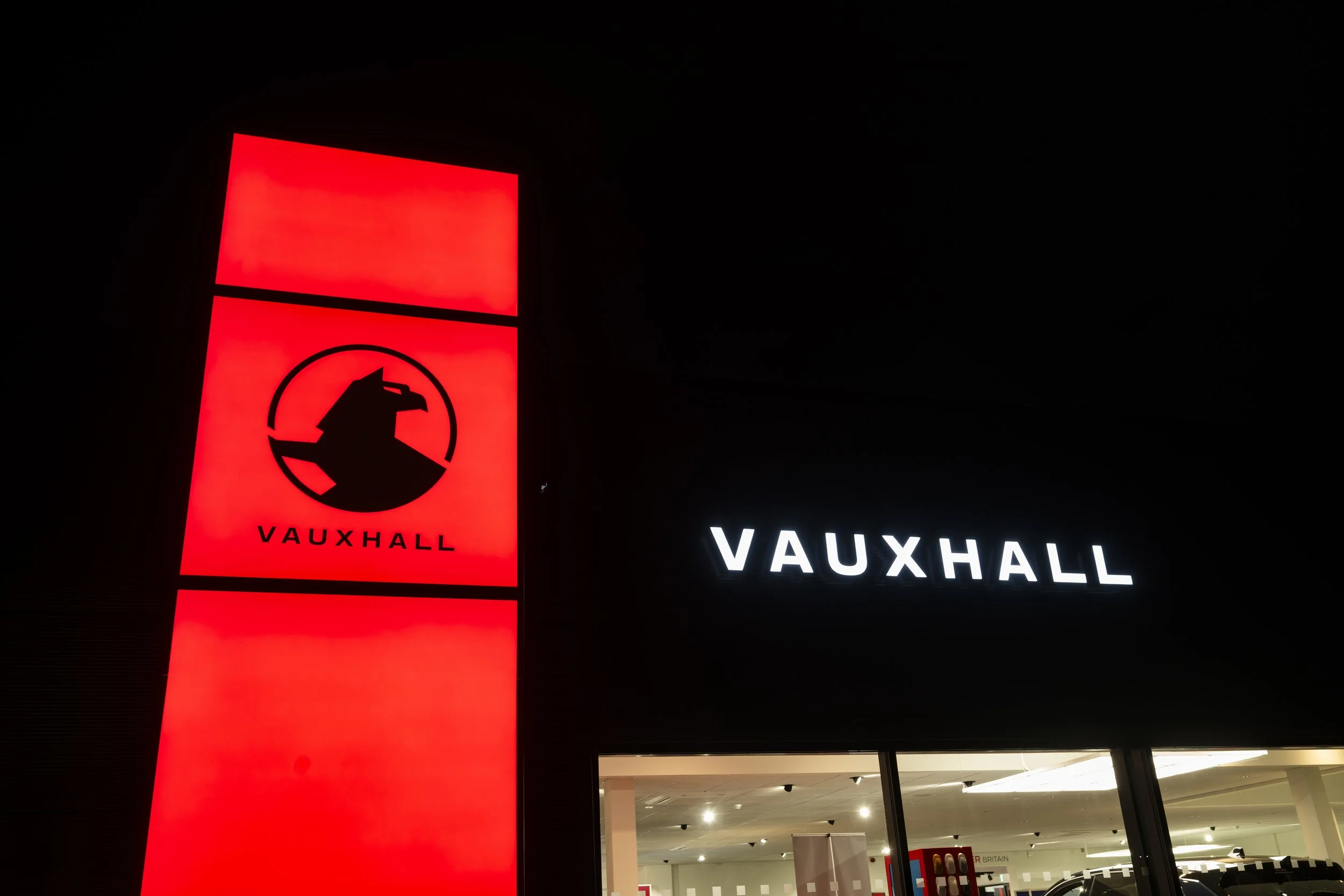7-new-vauxhall-griffin-retailer.jpg