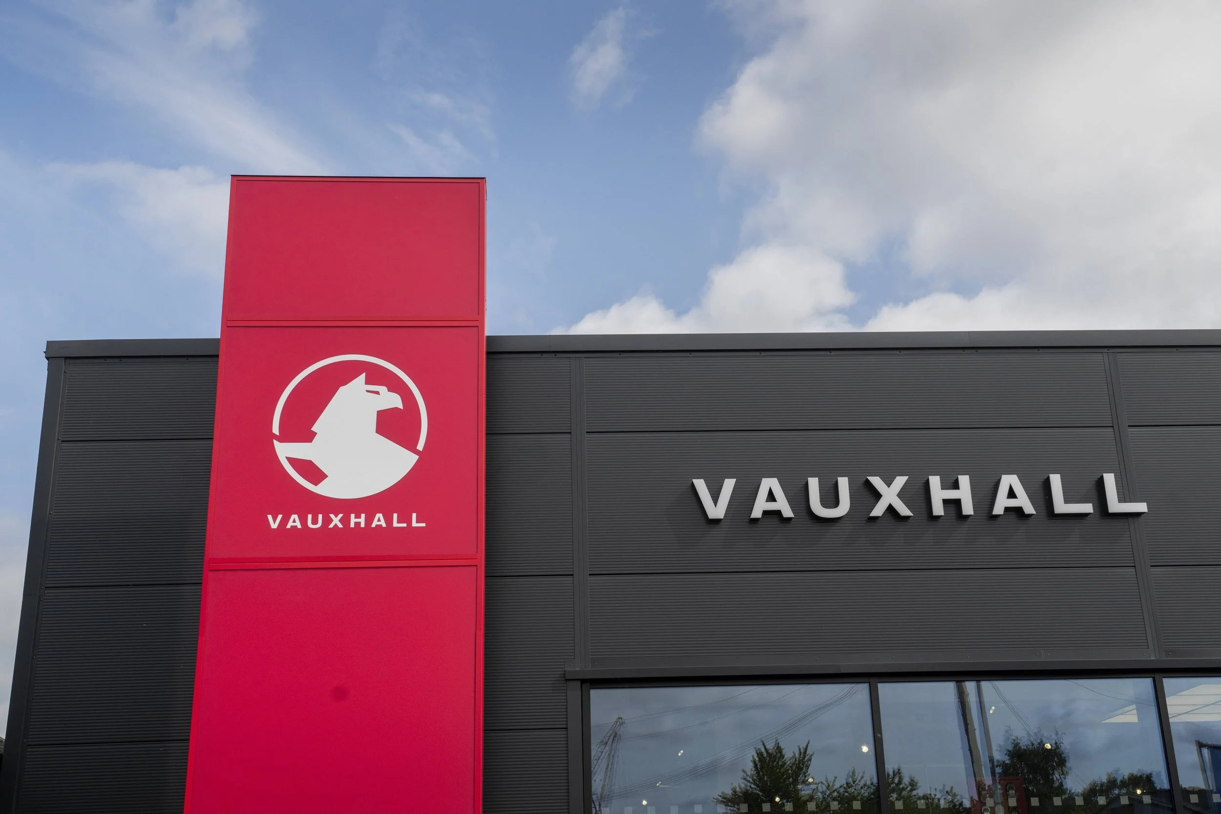 6-new-vauxhall-griffin-retailer.jpg