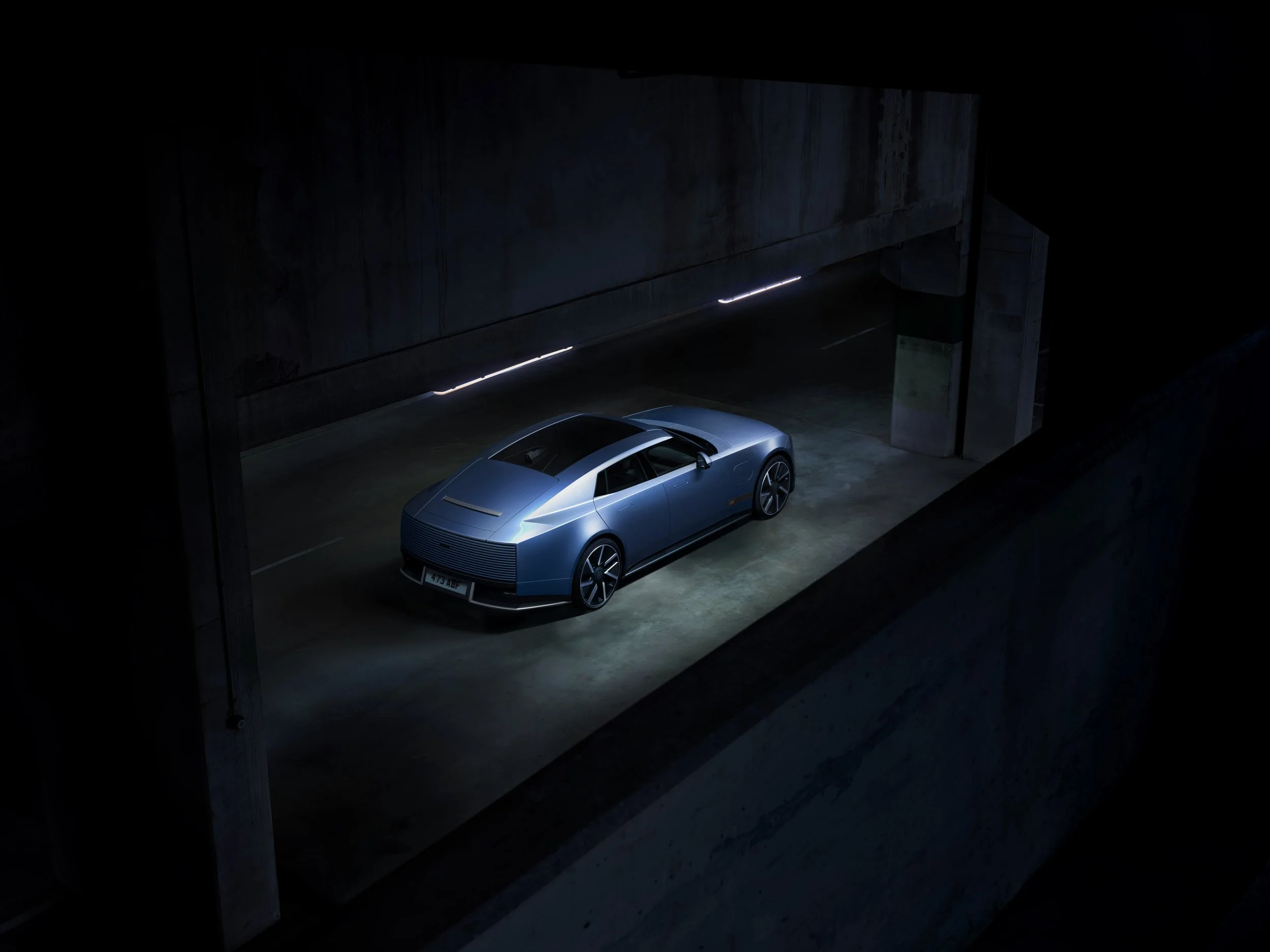 Ext_Rsd_Rear_3_4_Blue.jpg