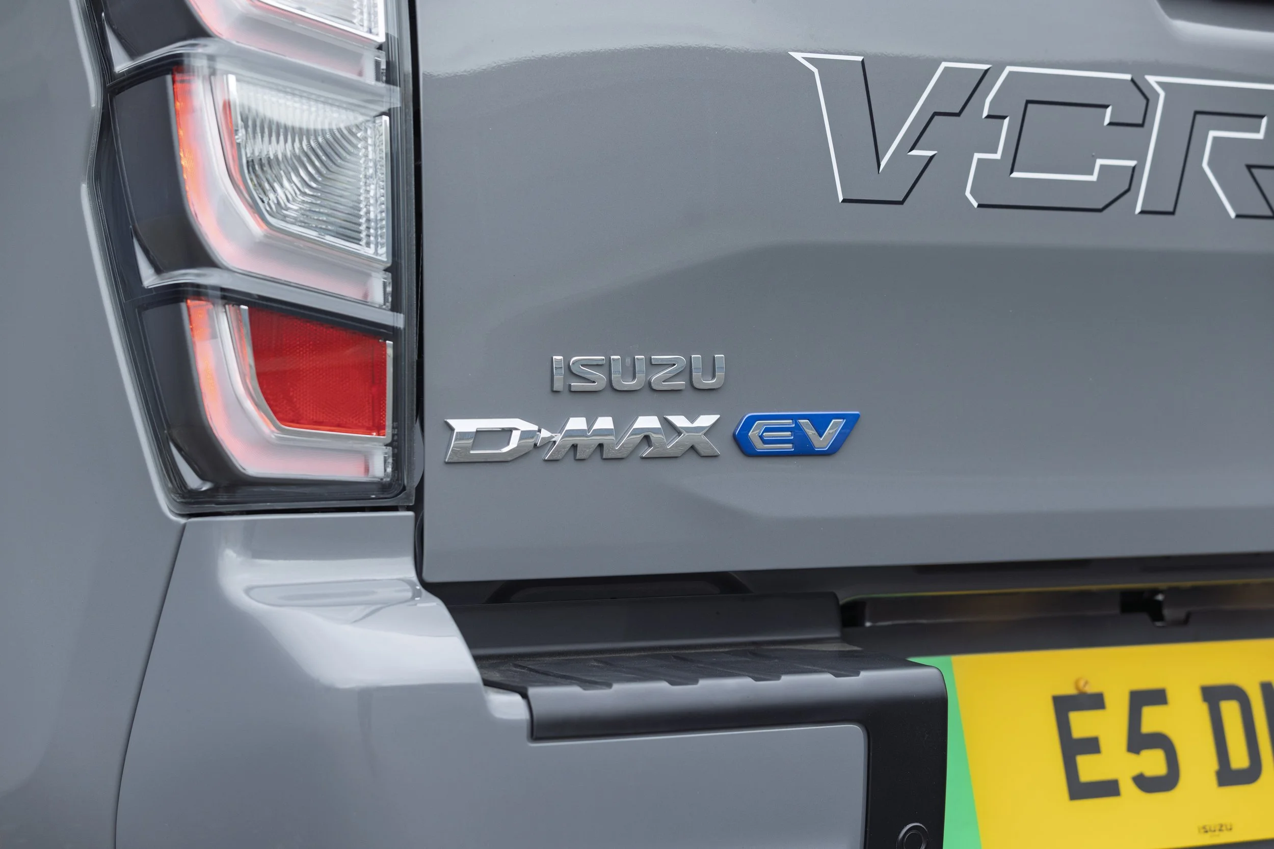 Original-5225-isuzu-d-max-ev-ev-cross-6.jpg