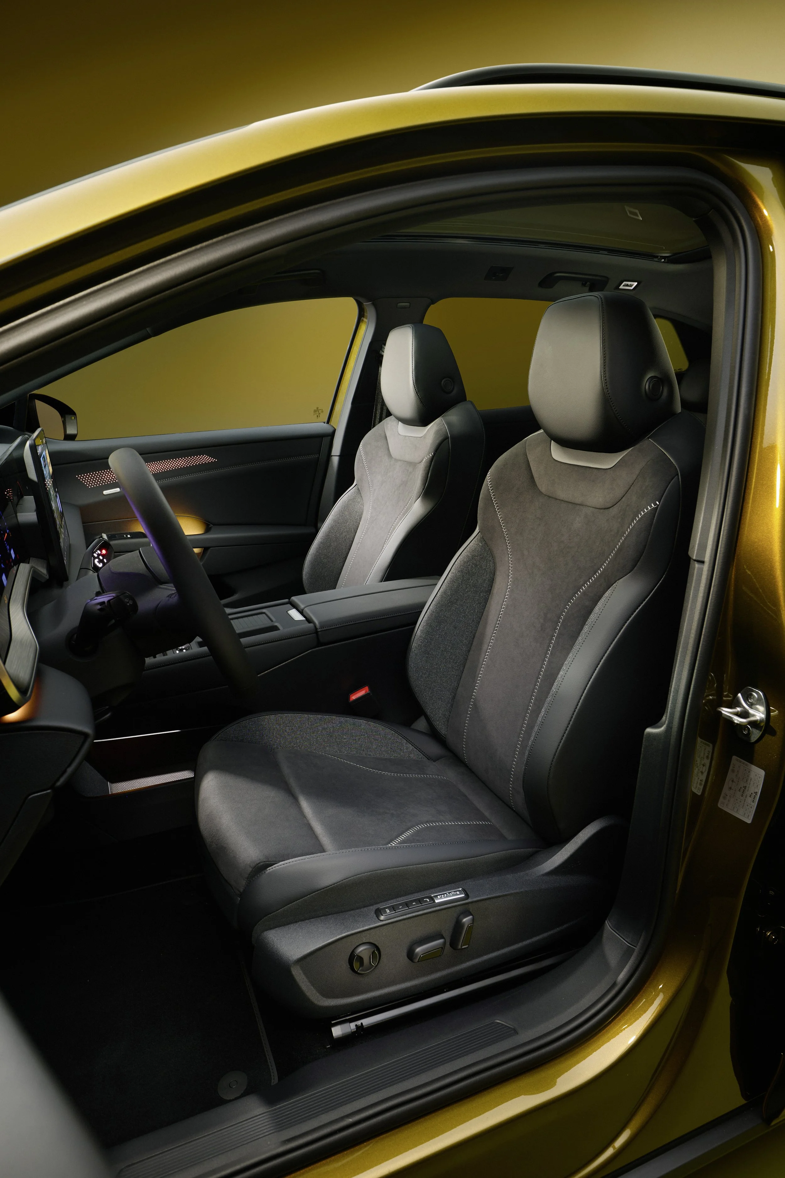 42744-db2026au00911.jpg