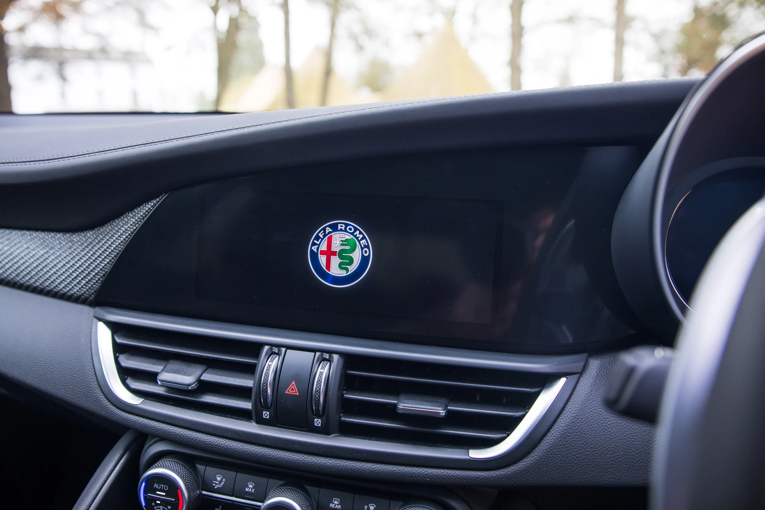 Alfa Romeo Giulia Quadrifoglio 2026 Screen