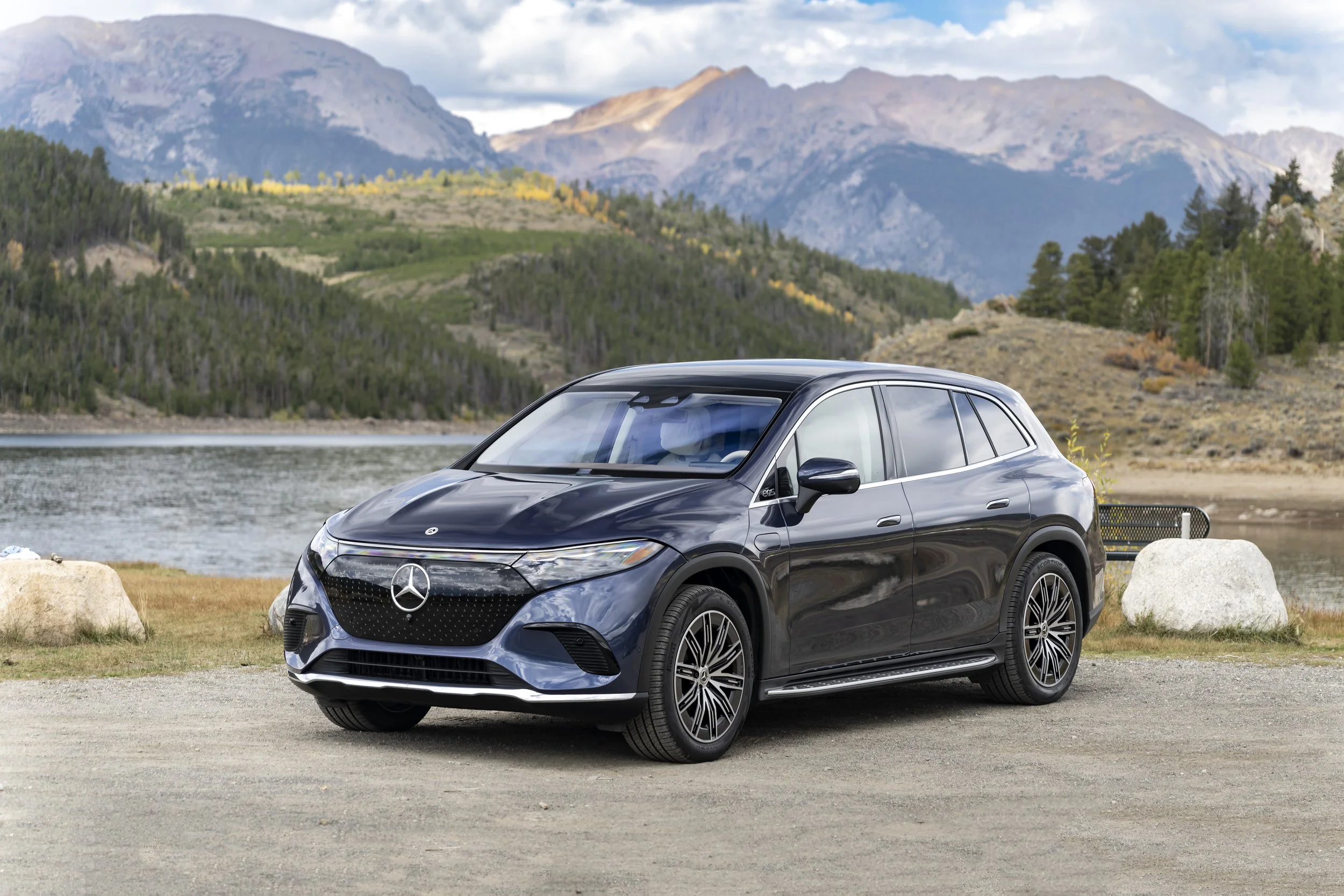 Review Mercedes EQS SUV Big electric SUV goes to the top of the