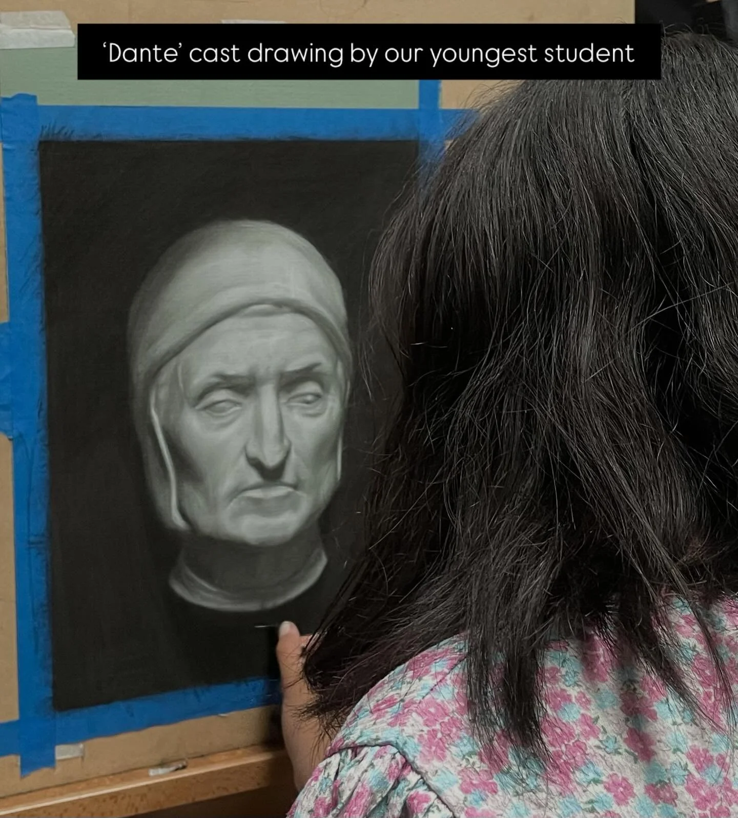 &lsquo;Dante&rsquo; cast drawing well executed by our under 15yrs student, Abby 🙌
Nitram Charcoal and white chalk on 
Roma paper
#castdrawing #melbourneartists #artschoolinmelbourne #portraitartists #charcoaldrawings⚫️