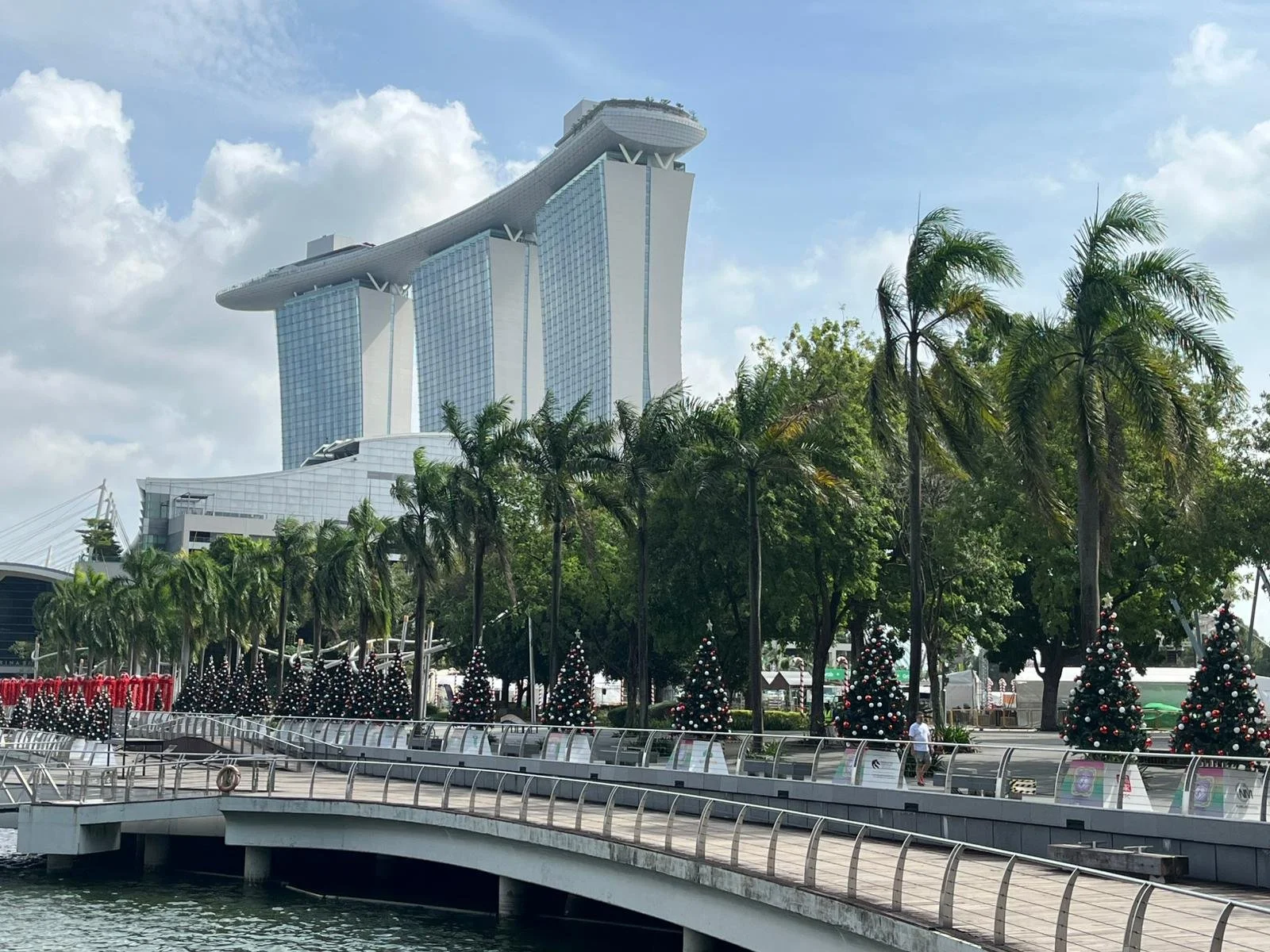 PHOTO-2025-12-15-19-22-14 2.jpg