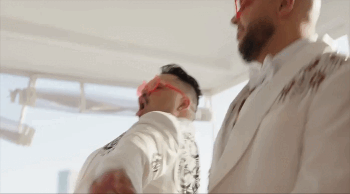 tinder thumb (1).gif