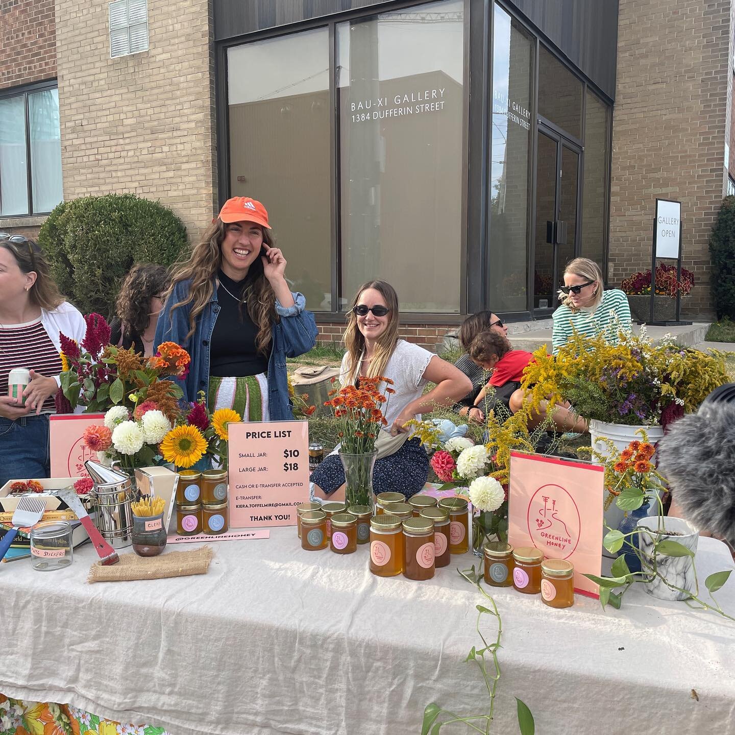 Get some goodies at our vendor market west of Dufferin and Geary (in front of the Brick)! From honey to pearls to vintage finds we got it allllllll 😊