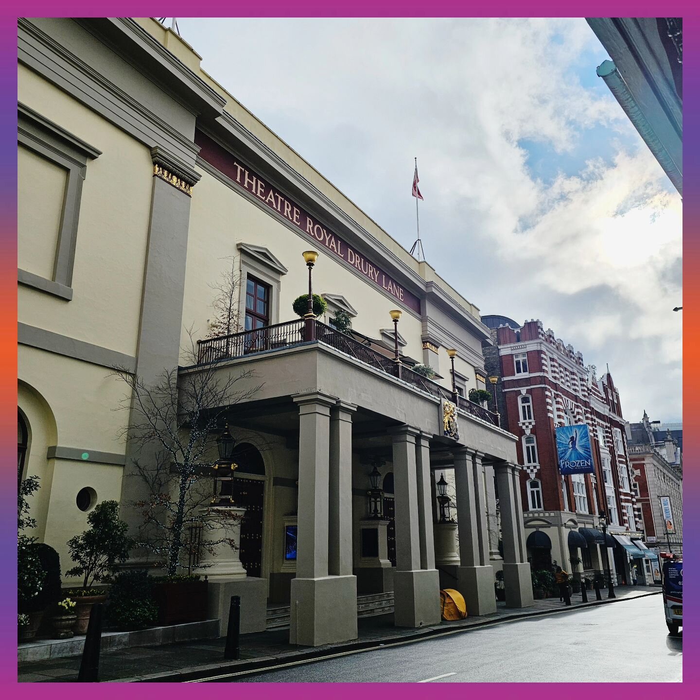 We are heading towards the end of the first block of training with the lovely teams from Theatre Royal Drury Lane &amp; The Cambridge Theatre! Always a pleasure to work with @lwtheatres 
&bull;
&bull;
&bull;
#theatre #grandma2 #lighting #learniningan