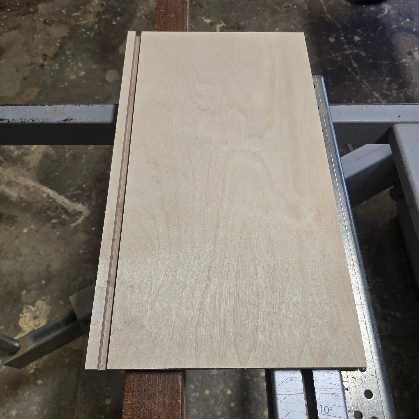 We craft our drawers from premium Birch plywood &ndash; precision-cut, joined with care, and assembled to perfection. Clean lines, strong joints, and lasting quality.

#Woodworking #CustomDrawers #MadeByHand #ShopLife #Craftsmanship #instagood #insta