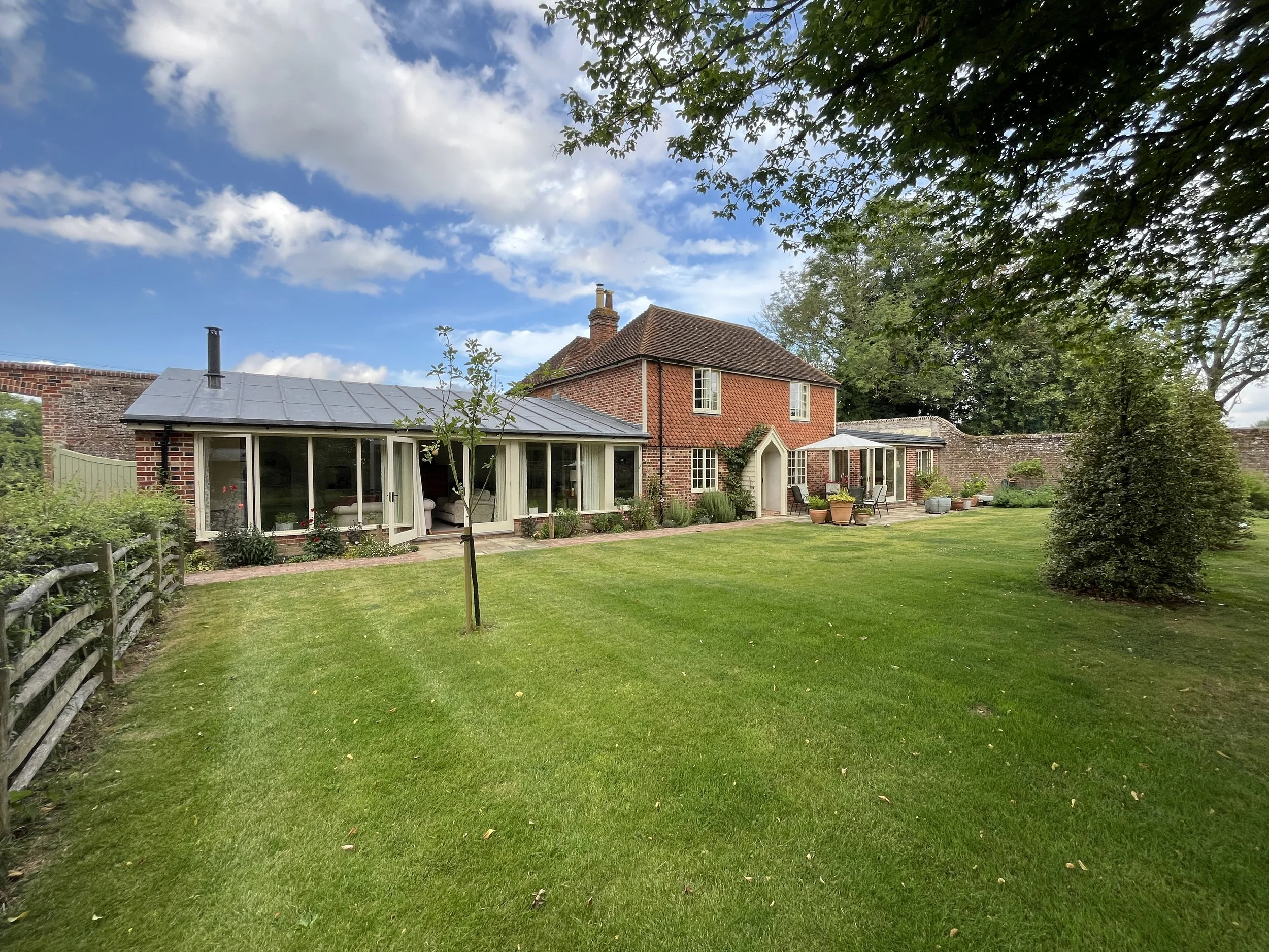 Residential: Garden Cottage, Kent: Two-story extension to listed building