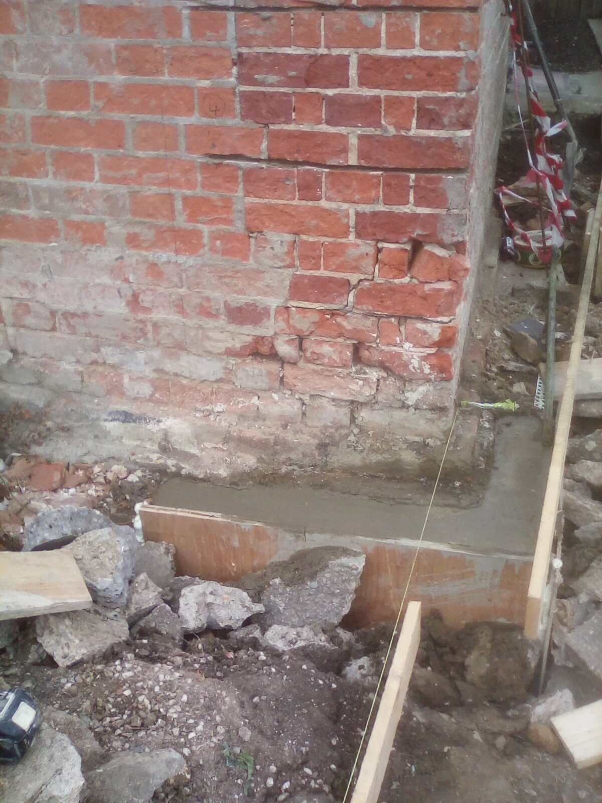 Residential: South Norfolk victorian terrace: underpinning
