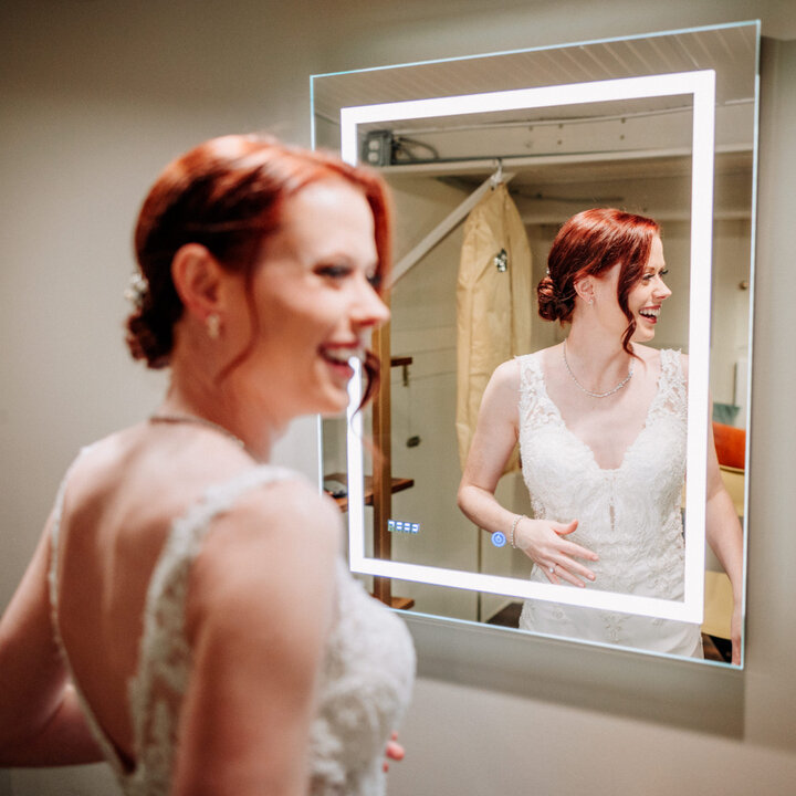 Getting ready made easy in our upstairs bridal suite! Did you know we also have a Groom's quarters on the main floor as well? Everything is in house for your special day.​​​​​​​​​
Photography: @robtesarphoto 

#thecollectorsroomclt #clt #charlottenc 
