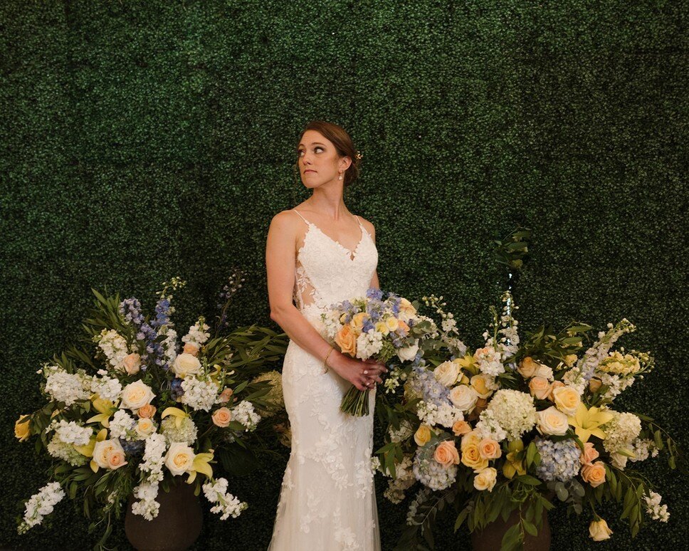Bring your wedding to life with statement floral arrangements against our green walls!​​​​​​​​​
Photography: @vanessavisual
Florals: @properflower
Planner: @storybookdayevents 

#thecollectorsroomclt #clt #charlottenc #charlotteweddingvenues #clteven