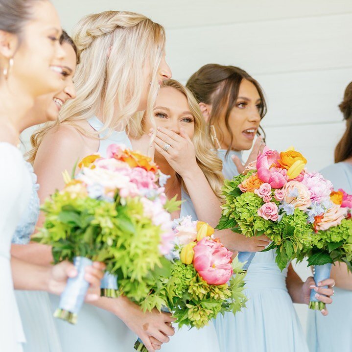 The moment you see the bride for the first time.. 😍

Create special moments, like these, with us at Circle M Farm! Inquire now through our link in bio or by emailing events@beaumondevenues.com. 

Photography: @kathybeaverphotography 
Planning: @joel