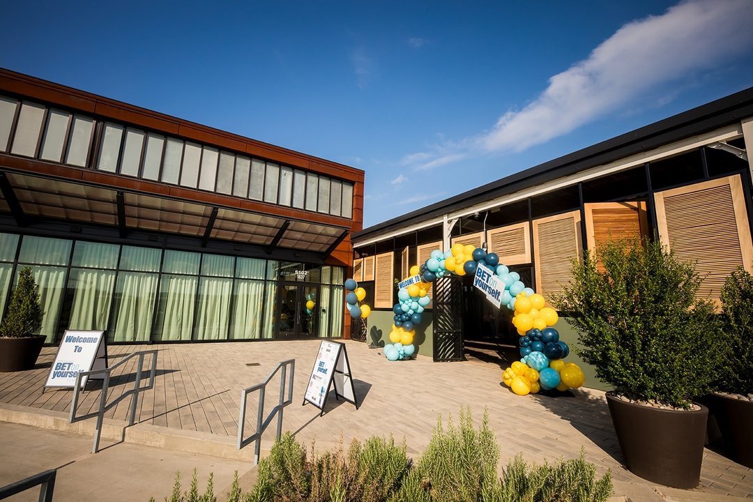 All set and ready to welcome guests for a day filled with connection, conversation, and new opportunities✨ || The Casey offers flexible spaces that can be adapted to suit various event formats!

Photography: @CorrieHugginsCreative
Balloons: @confetti