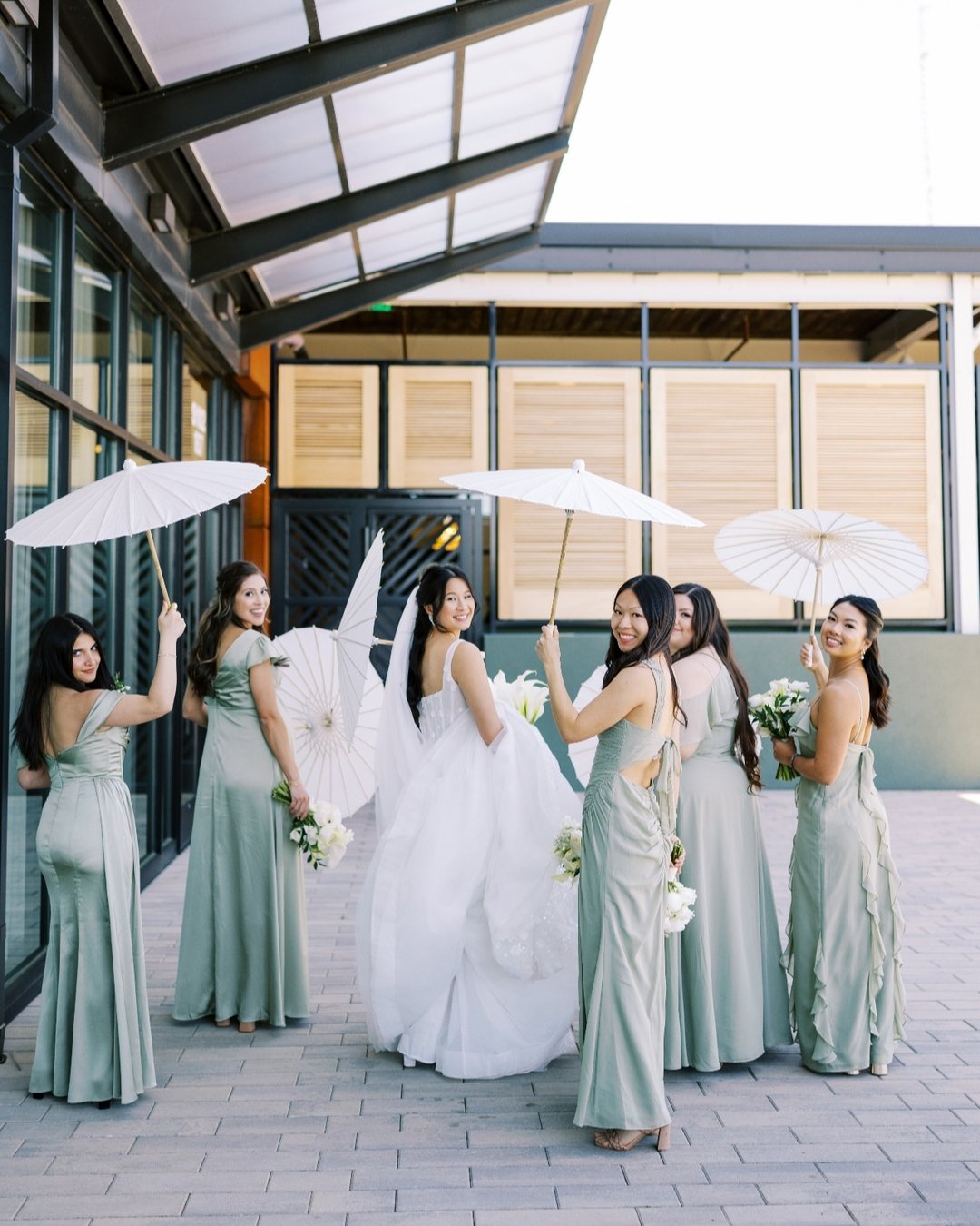 Springtime weddings make for the best outdoor photos 🤍 || We love seeing the glowing smiles and unique feature of our clients on their special day!

Photography:  @kinseyannphotography
Florals: @livilove_flowers
Planner: @clt.thegatheringco 

#theca