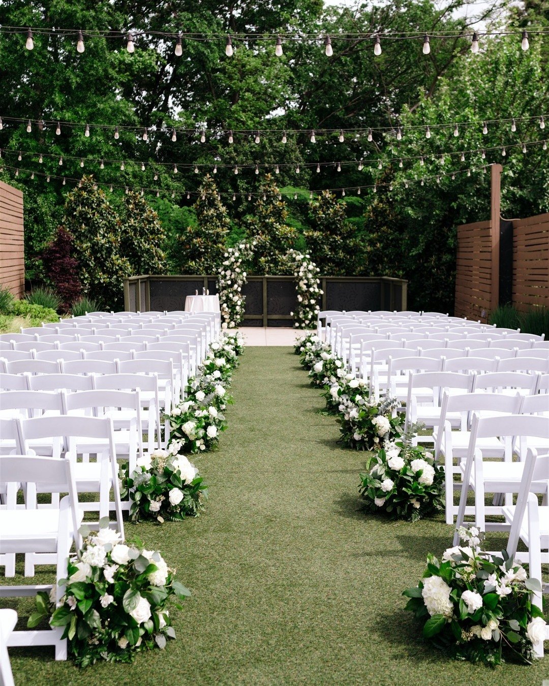 Our Spring weddings this year certainly did not disappoint 👏🏻|| Interested in Spring 2026!? We still have prime dates available - inquire through our link in bio!

Photography: @angelaacosta.photo
Florals: @heatherlyeventdesign
Planner: @madeinthed