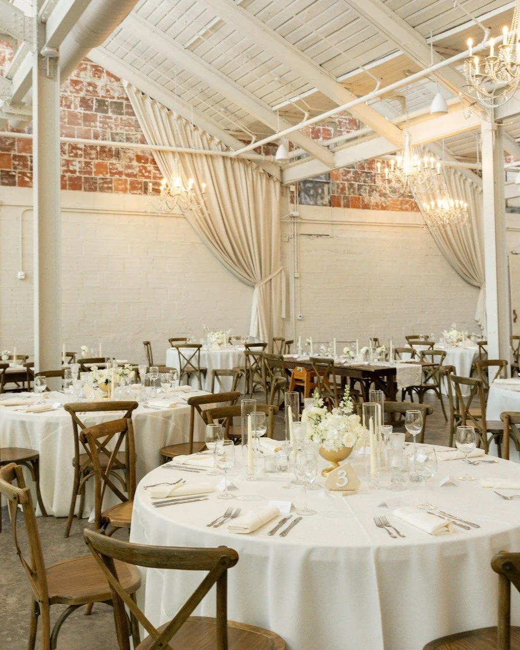 On the wedding venue hunt? We're booking 2026 & 2027! || Secure your date with Beau Monde by inquiring through our link in bio.
Photography: @gabrielleadunlevyphotography
Planner: @arh_events
Beverage program: @cateringbybeaumonde