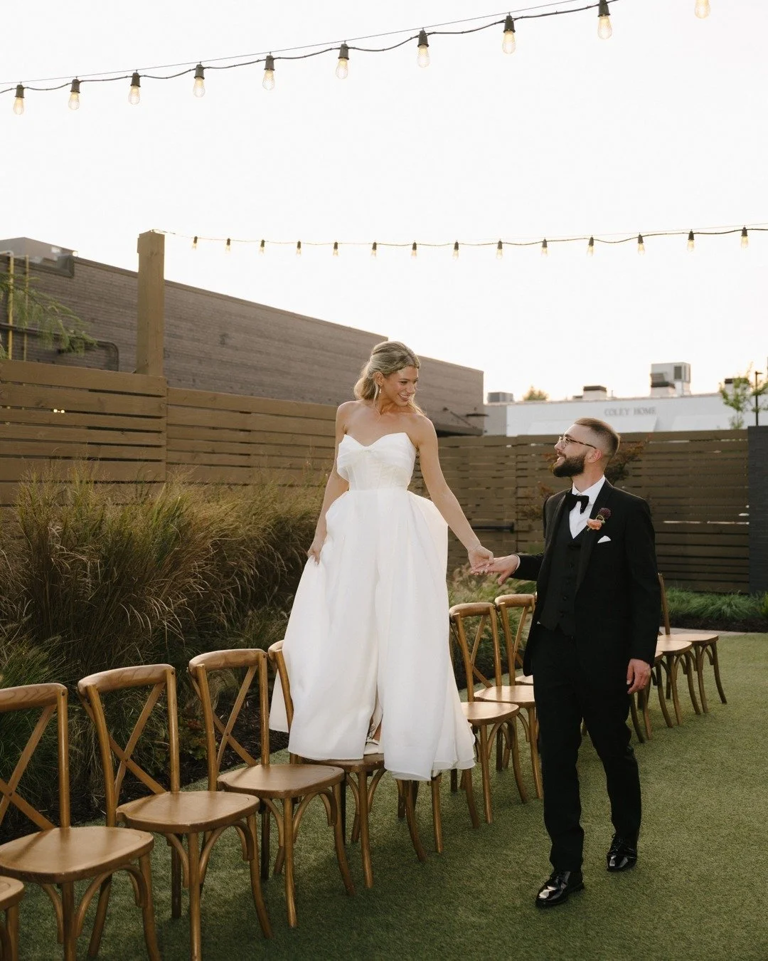 A garden fairytale 🫶🏼 || Our garden space is the perfect outdoor area for cocktail hour, a ceremony for 175 guests, and of course, beautiful photos. Learn more at beaumonde.com.
Photography: @courtneypaigephotos
Planner: @wildflowerevents_nc
Conte