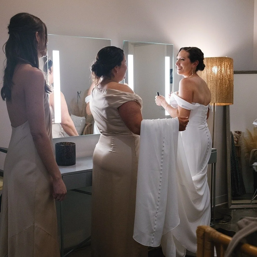 Getting ready made easy 🤍 || Your day doesn't just begin at the ceremony, it starts with memories made before the &quot;I-Do's!&quot;

Photography: @thehazelclubphoto