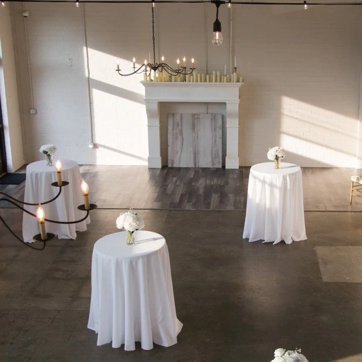 Cocktail hour in front of the mantle will always be our favorite! 🤍 || See how you can make our space your own by chatting with a Beau Monde expert!

Photography: @erinboonephotography