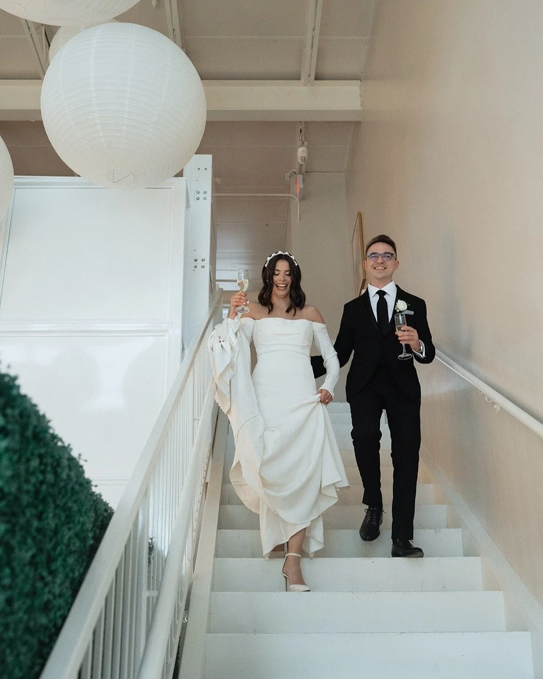 When it's time to join the party! 🥂 || Make your grand entrance from the top floor and get the party started!

Photo: @ashleyricciphotography