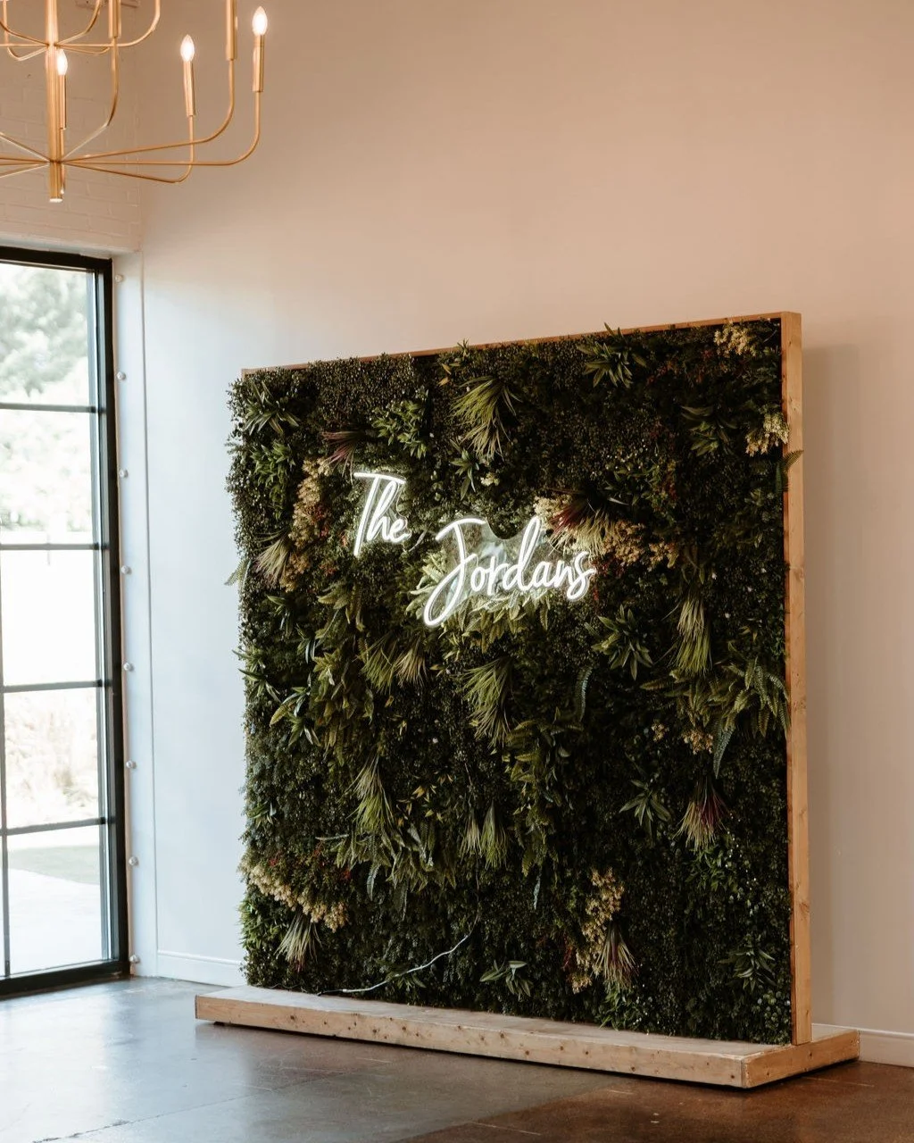 Because every party needs a statement moment (and a photo op!). 📸 || Our greenery walls are included with the venue and are the perfect addition to your layout.
Photographer: @christianreyesphoto
Planner: @arh_events 
Rentals: @wallflowereventco