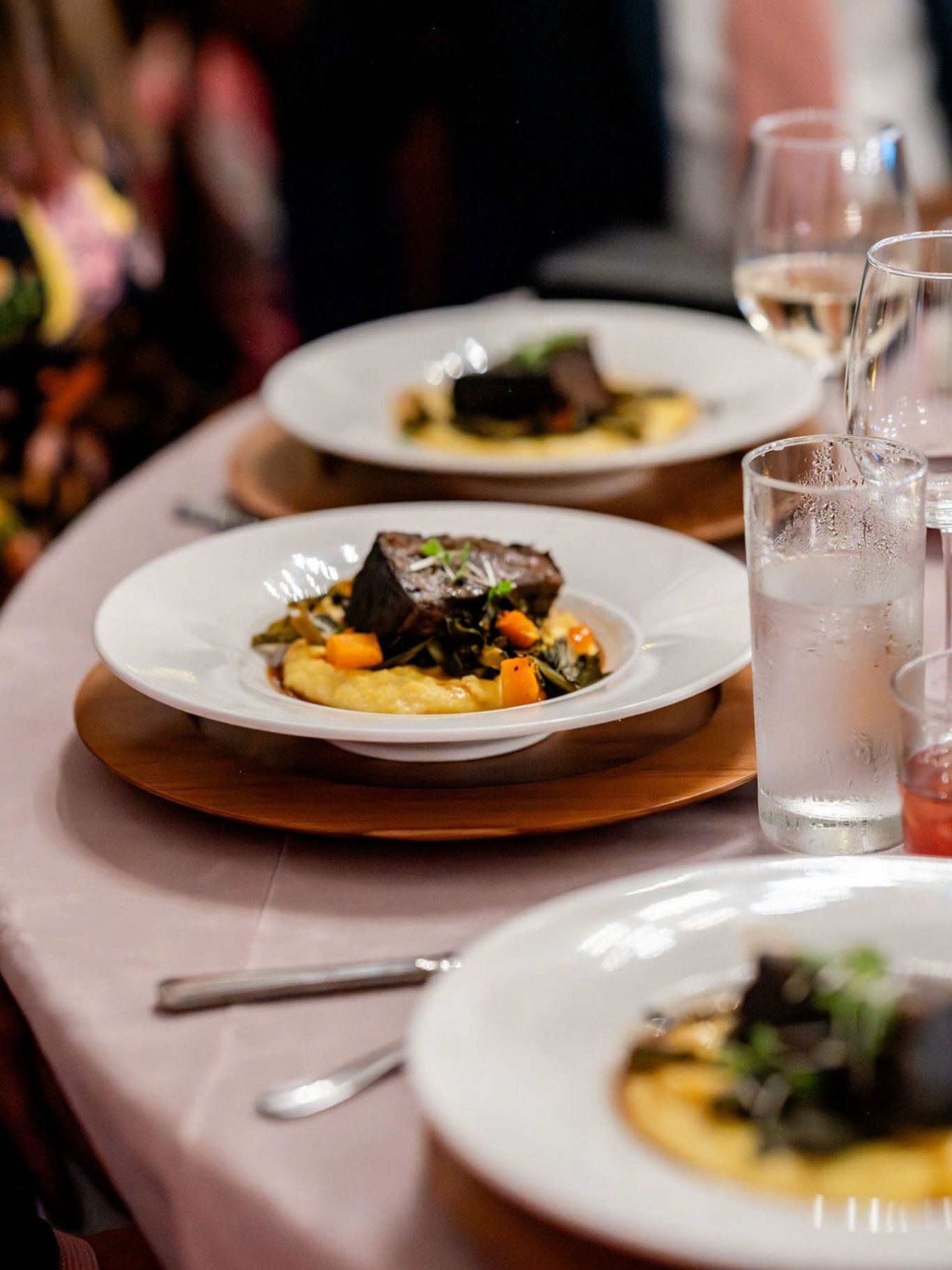Plated to perfection. Every dish crafted with care to elevate your dining experience✨ || Ask a Beau Monde expert on ways to elevate your food and beverage service. 

Photography: @carissarogers