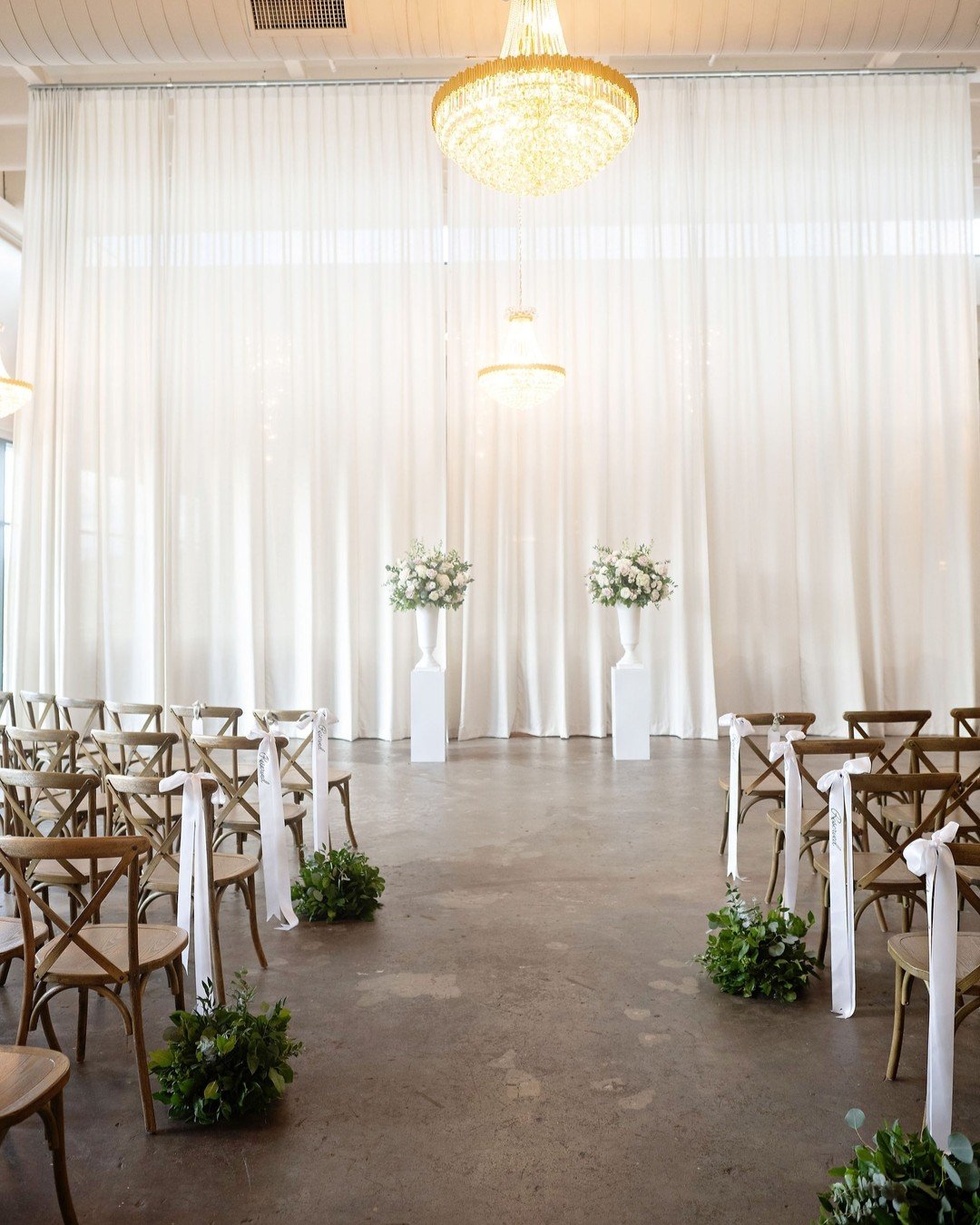 Breathtaking from every angle✨ || Inquire with us today https://www.beaumondevenues.com

Photography: @thebeautifulmessphotography
Planner: @minttobewedding
Florals: @florabellanc