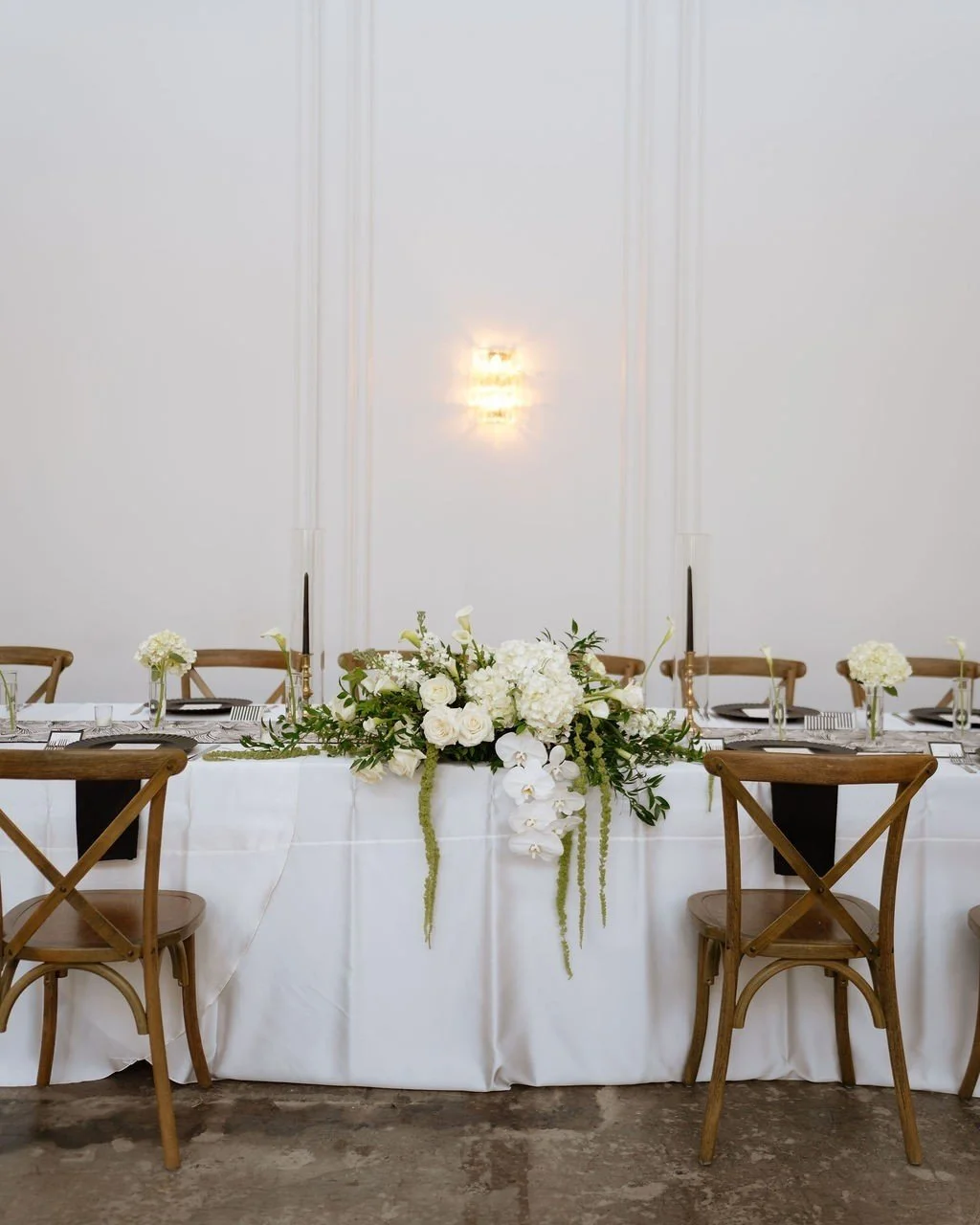Modern design, warm textures, and a space that knows how to host a moment. Welcome to The Casey. || Schedule a tour today https://www.beaumondevenues.com/tour

Photographer: @_mermac
Planner: @heather.leighandcoevents
Florals: @florallori