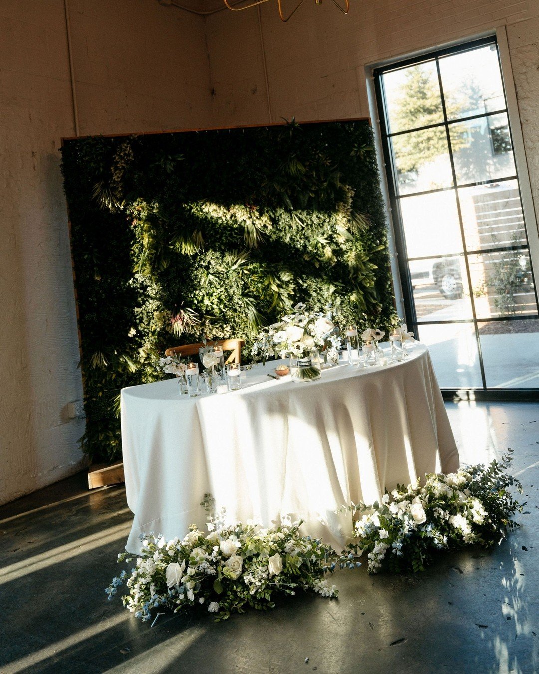 that sweetheart table glow🤍 || Book with Beau Monde today.

Photography: @william_avery_photography
Planner: @arh_events
Florist: @carolinaflowers
