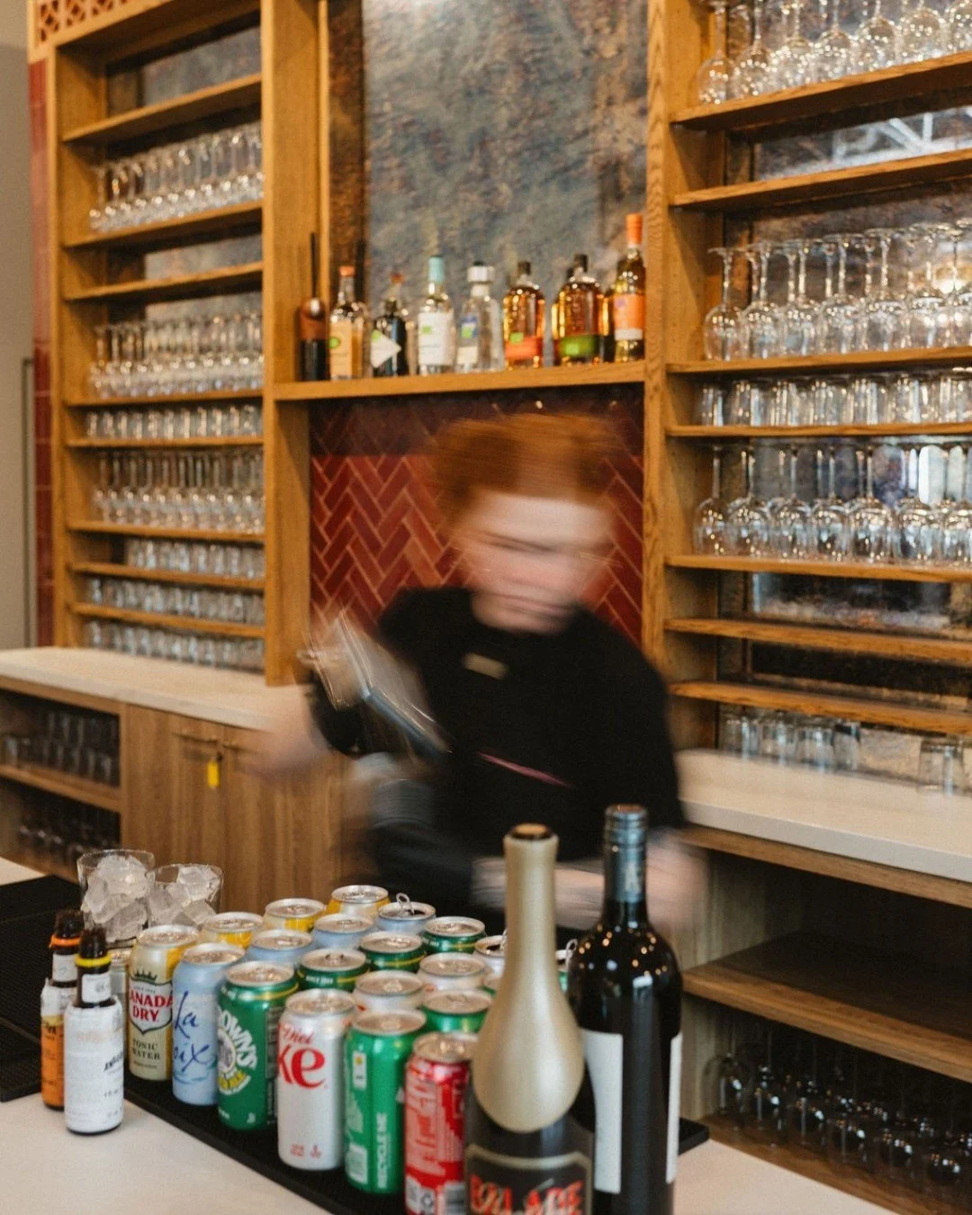 Effortless motion, elevated moments. Cheers from The Ruth bar!🍾 || Talk with a Beau Monde expert about our unique bar packages.

Photography: @thedivinesphotoandfilm
Planner: @arh_events