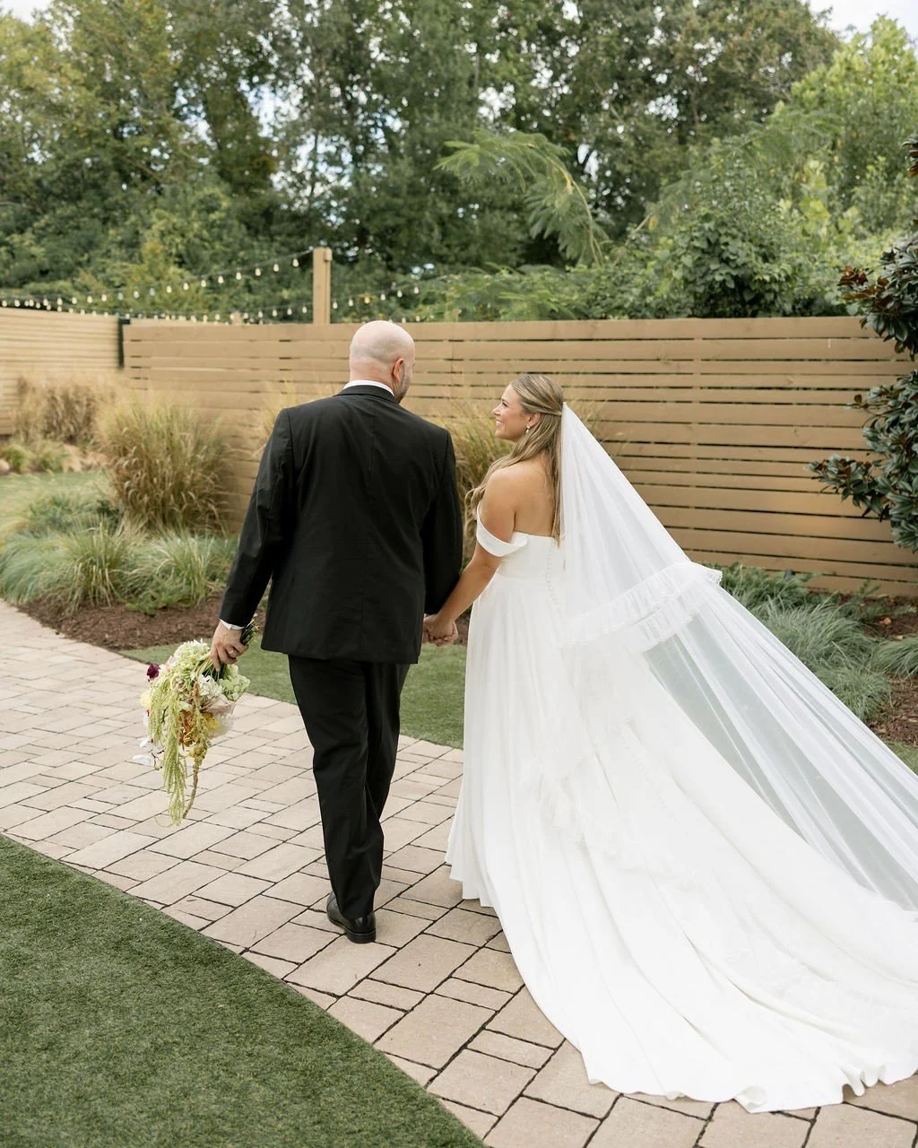 Lush greenery and love stories: our favorite combination. 🍃 || Experience a light filled, airy, and warm venue at The Ruth.

Planning: @leighahaynesweddings
Photography: @gabrielladunlevyphotography
Florals: @viivifloralstudio