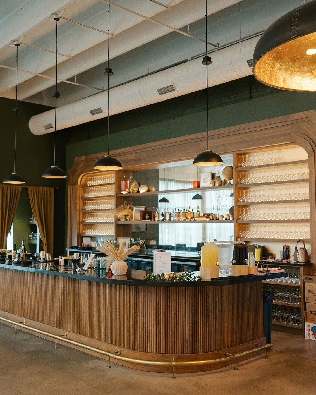 Signature drinks taste better when the setting looks like this🍸 || Inquire with us today! https://www.beaumondevenues.com/contact

Photography: @jimtriceweddings
Planner: @the_white_rose_co