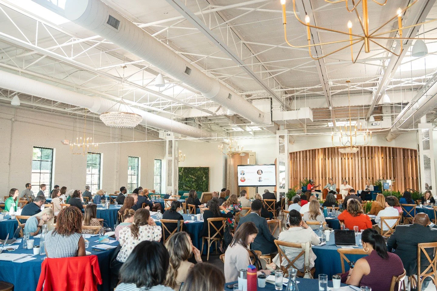 From keynote to networking, The Ruth is built for impactful gatherings.|| Whether you're looking for a small team meeting or full company summit, Beau Monde has the expertise to bring it to life.

Photography: @ricomarcelophotography