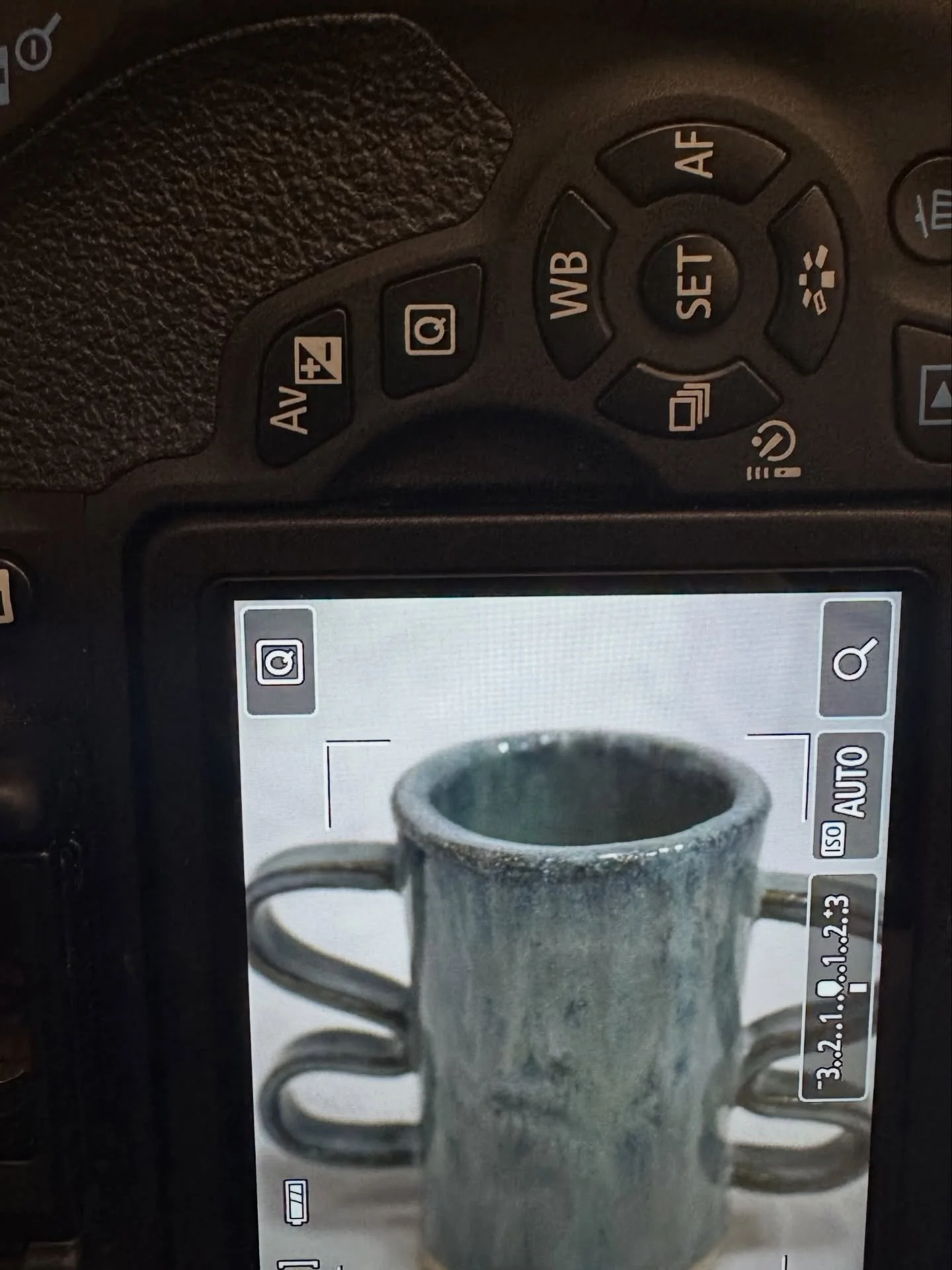 Happy international ceramics day, here&rsquo;s a vase I made back in December using stoneware clay and @amacobrent glazes.

#whyiclay #clay #ceramics #ceramicsculpture #homeware