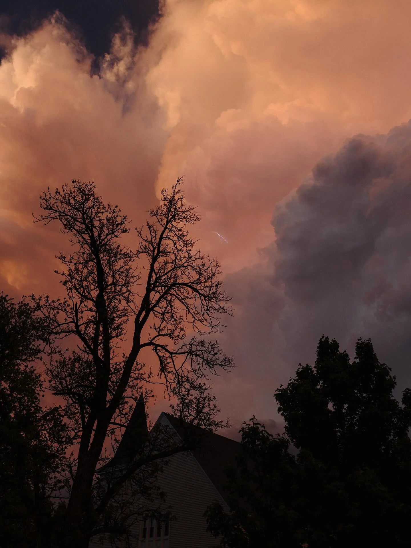 I was looking back on my drive from the first part of this year and came across these storm photos I took in May! This was one of the most incredible nights I&rsquo;ve ever seen!