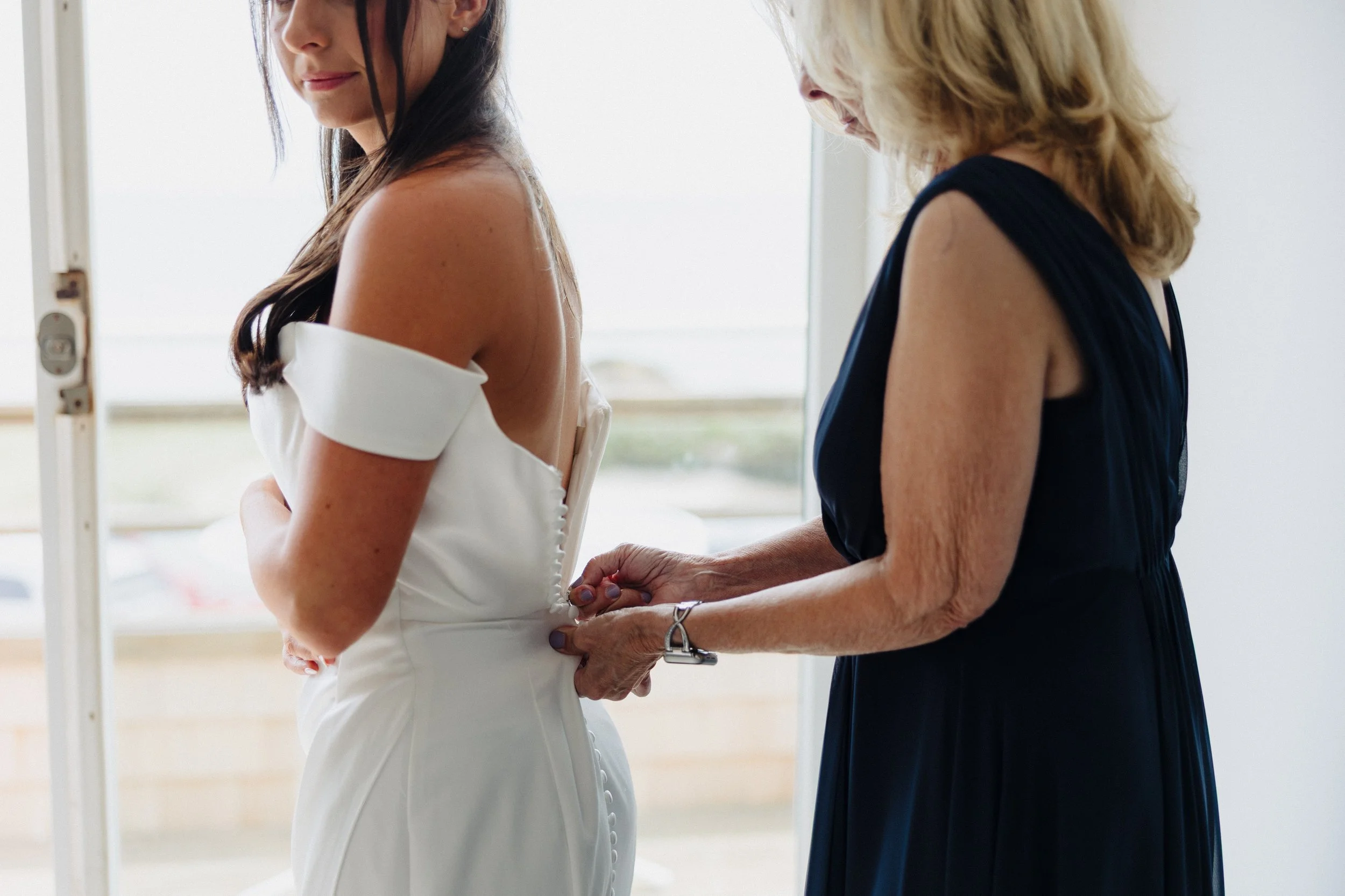 bride-getting-ready-wychmere-beach-club-cape-cod14.jpg