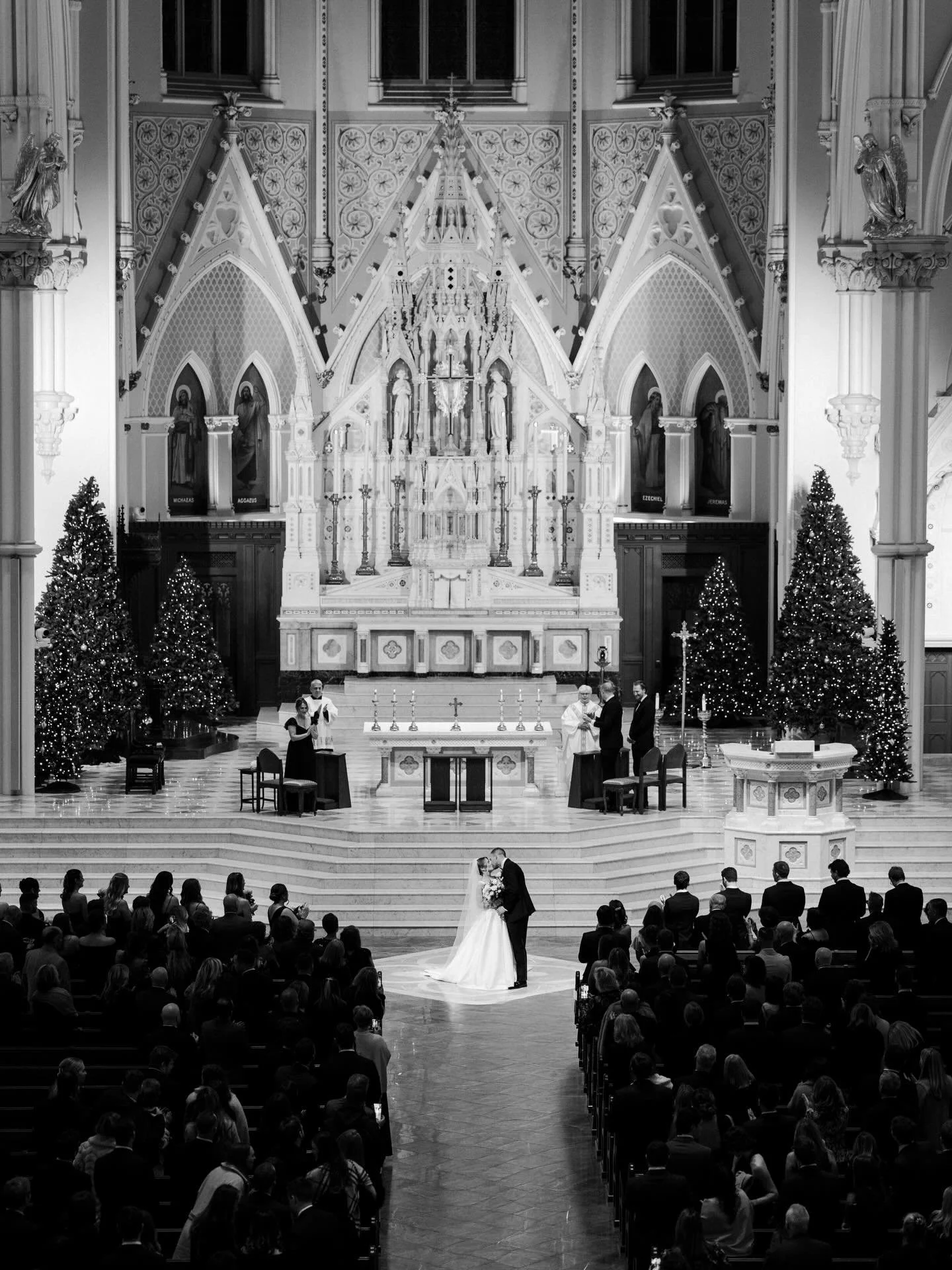 Eileen and Conor&rsquo;s beautiful holiday ceremony!

Coordinator @eventplanningbysara16 
Video @storyboxfilm 
Florist @parkerflorist 
Dress @vows_bridepower @justinalexander 
Makeup @makeup.by.celena 
Hair @hair_by_jami_