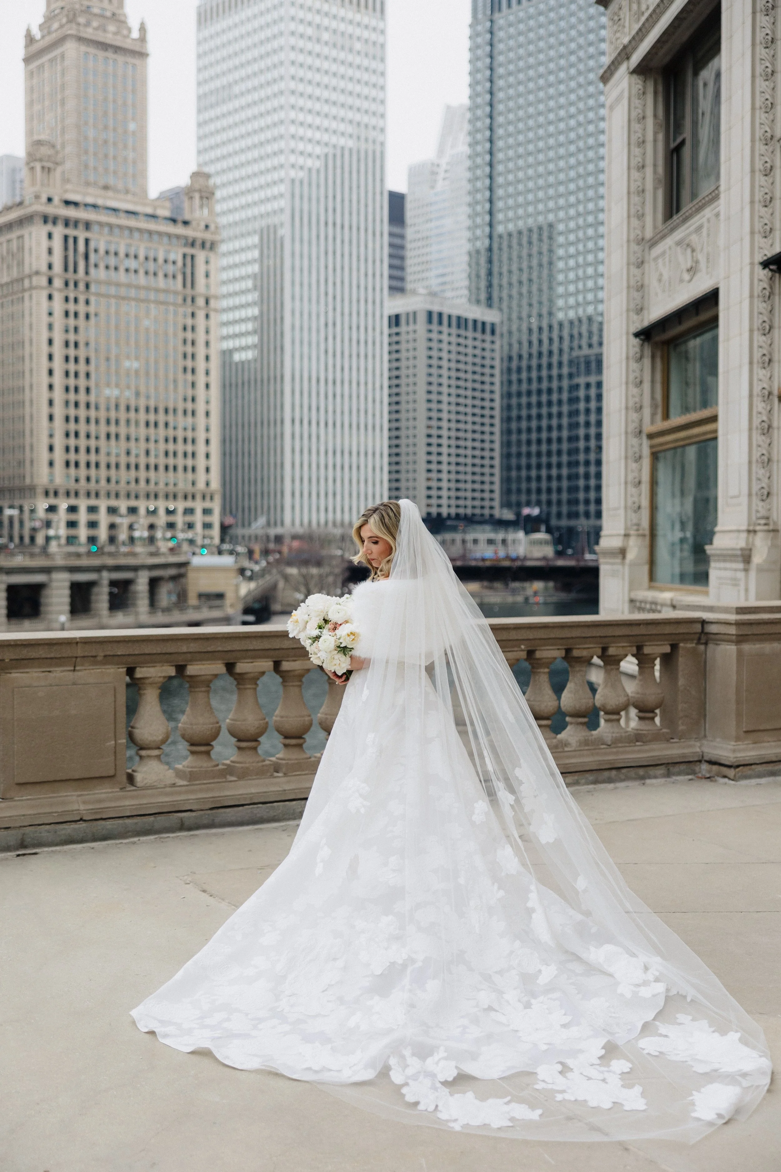 wrigley-building-wedding-photos-chicago6.jpg
