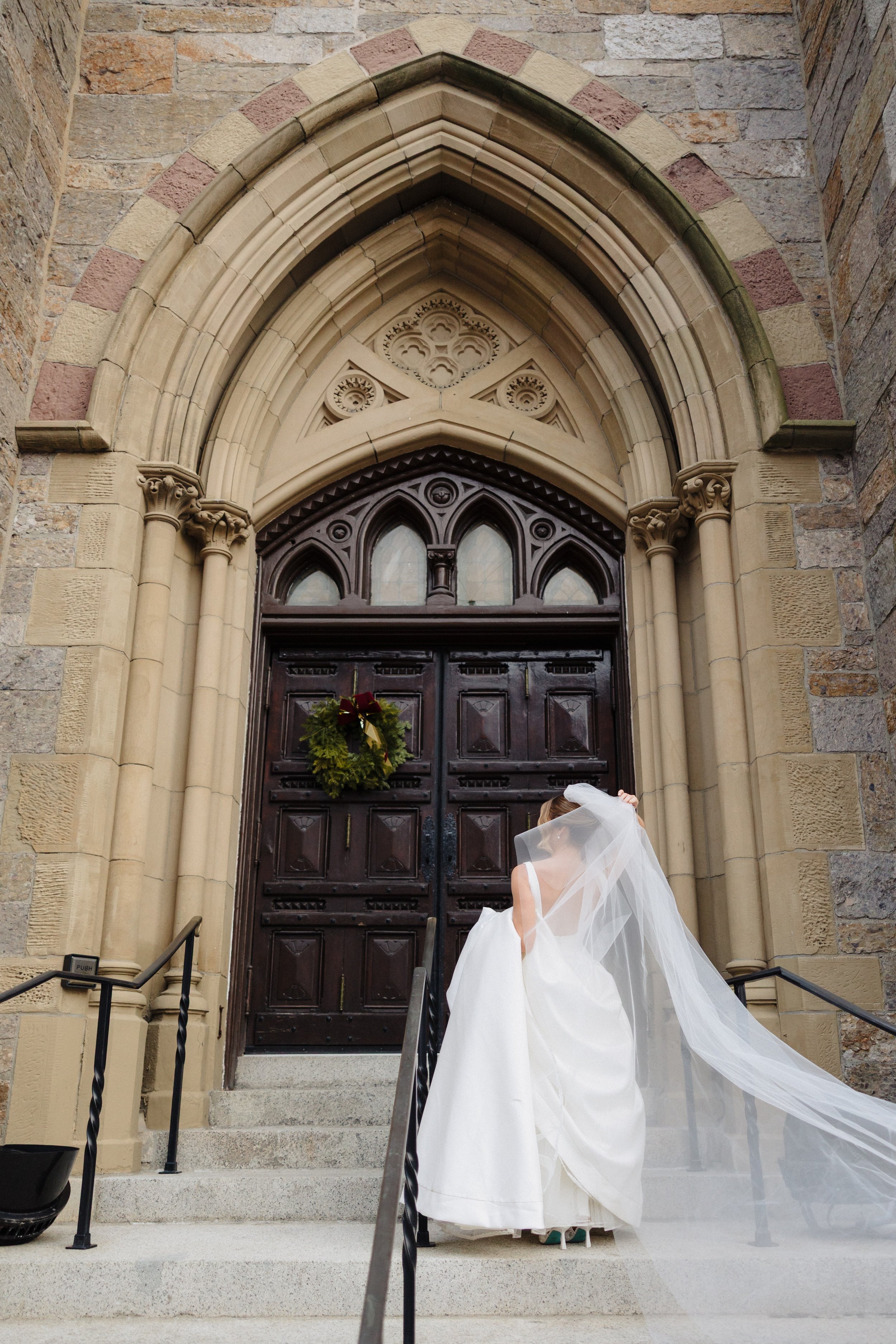 Boston wedding ceremony at the Cathedral of the Holy Cross