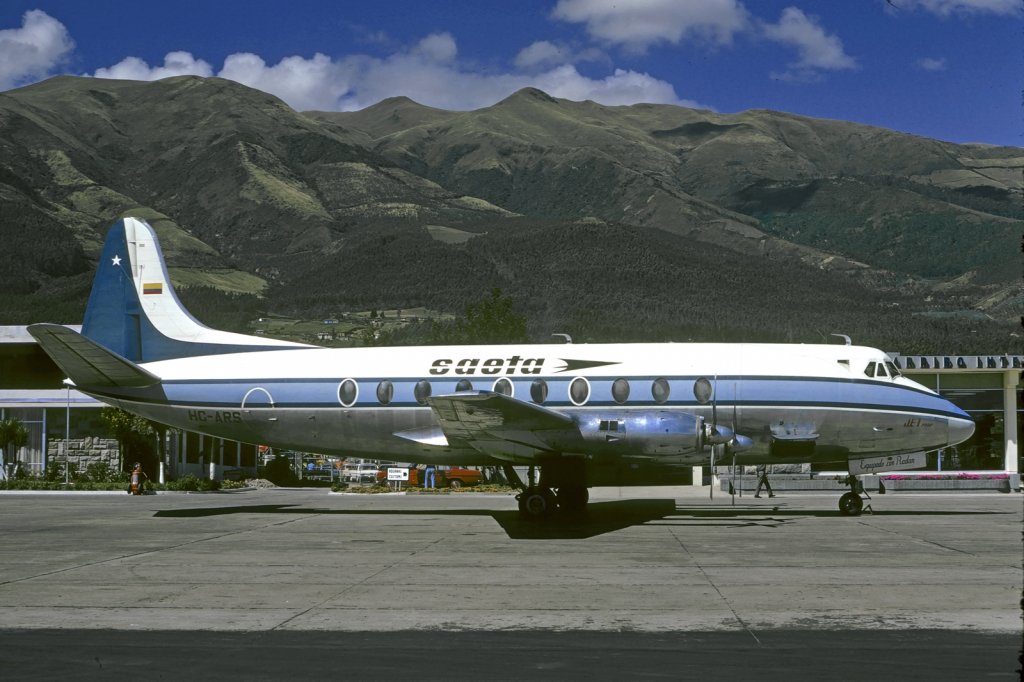 SAETA_Vickers_Viscount_785_at_Quito.jpg