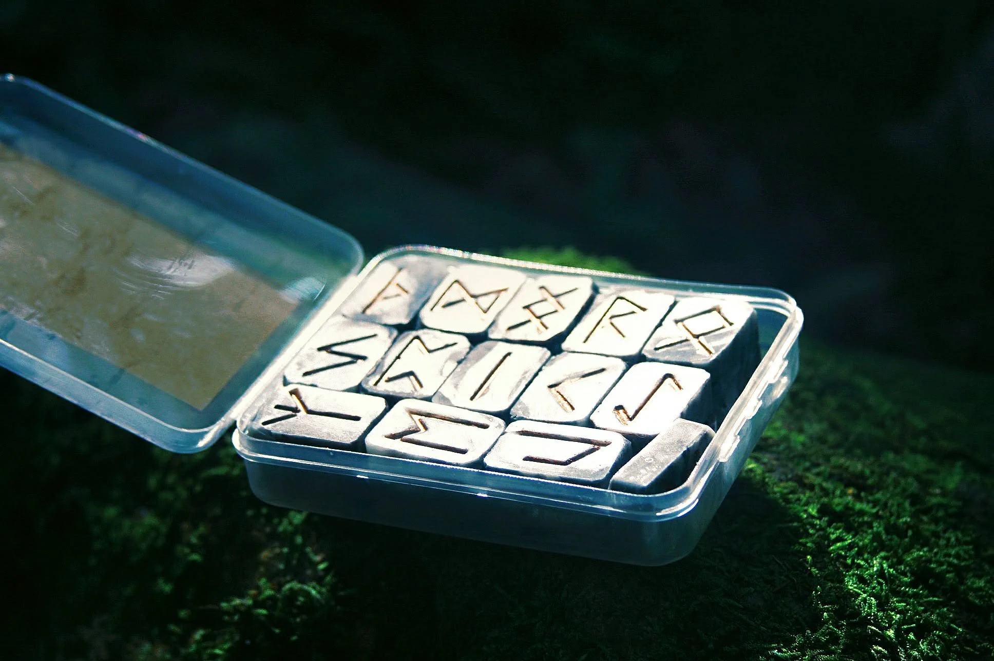 ᚱᚢᚾᚨ; Rúna: The Elder Futhark Soap Collection