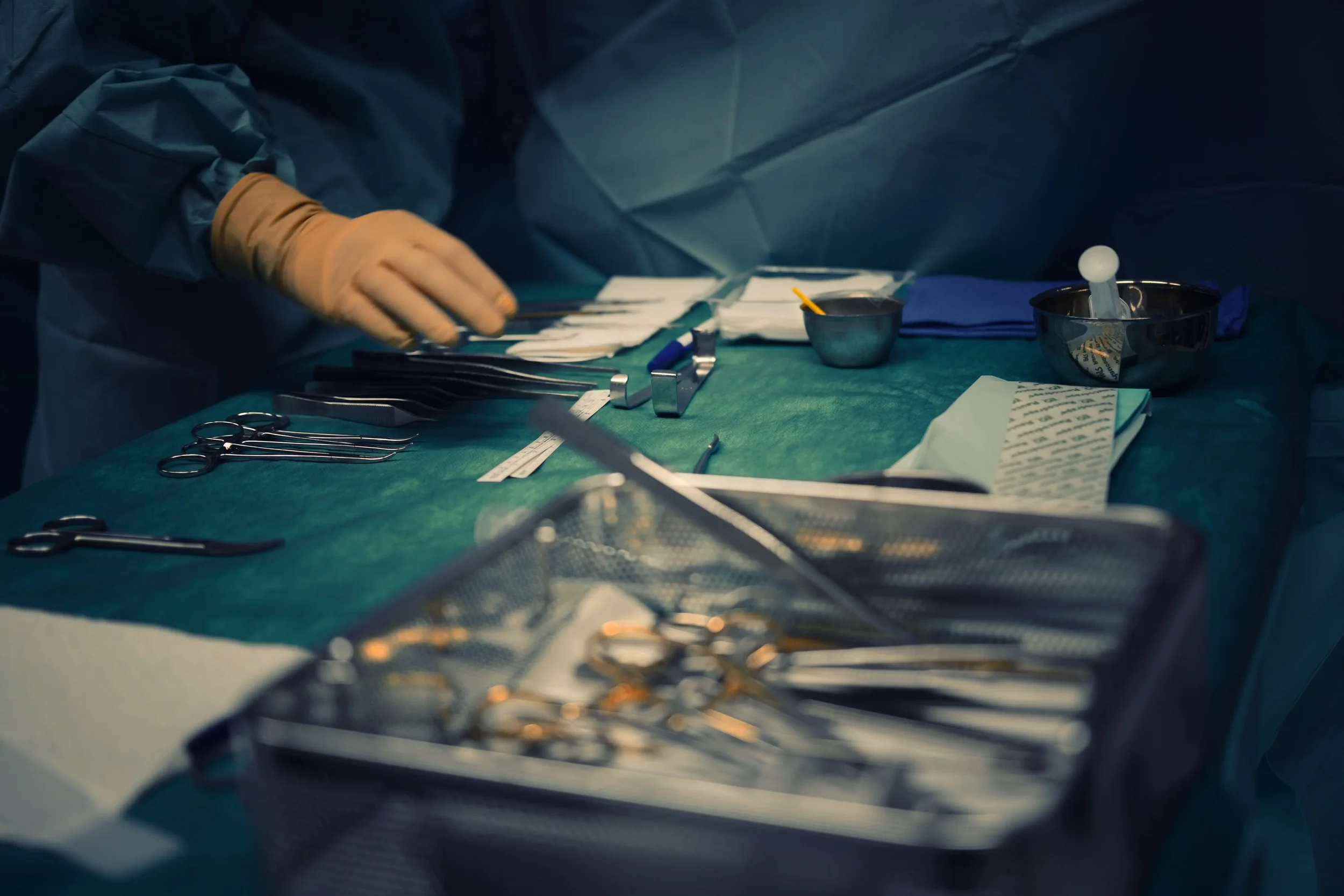 Primary vs Revision Plastic Surgery: Understanding the Differences, Benefits, Risks, and Best Timing