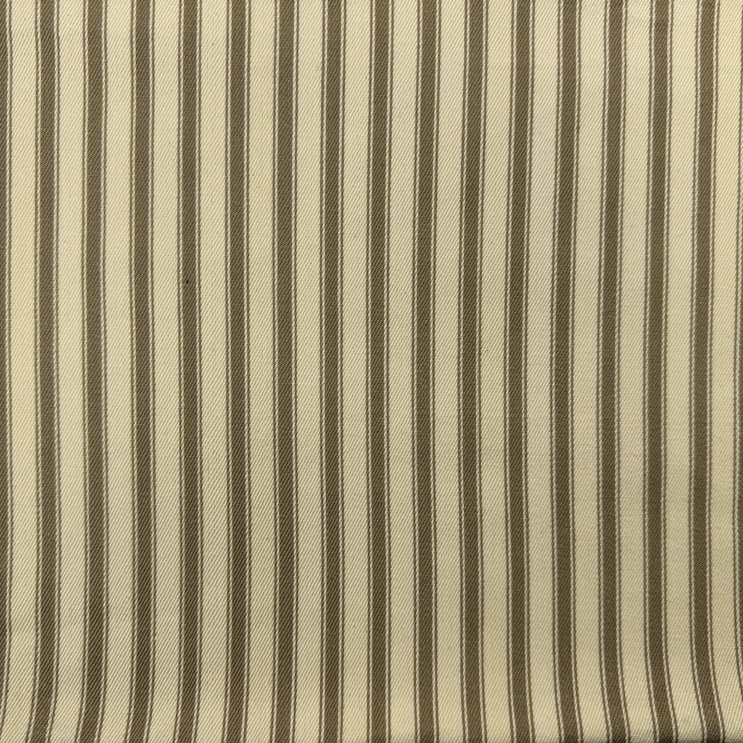 UC 5935 - PEBBLE.JPG