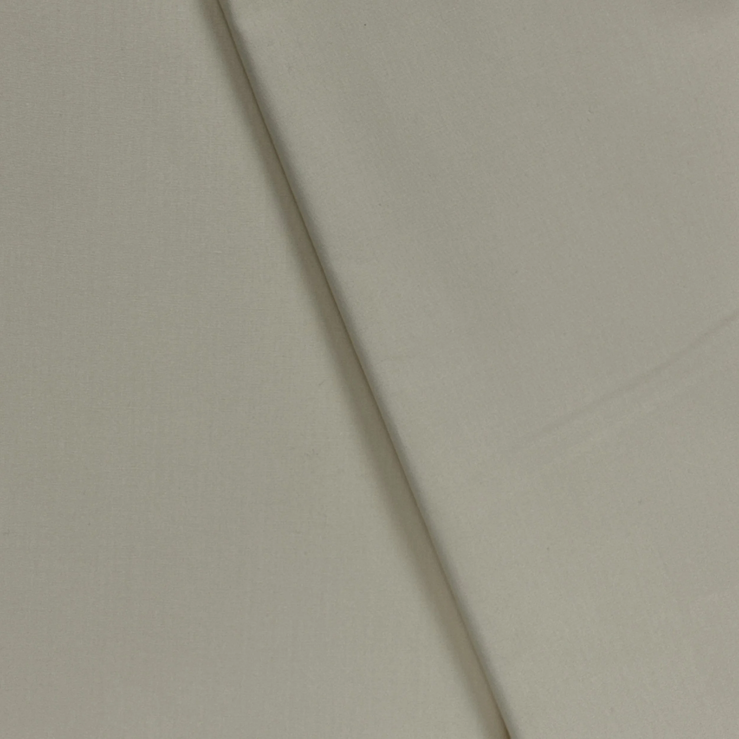 UC 902633 - CLASSIC CREAM.JPG