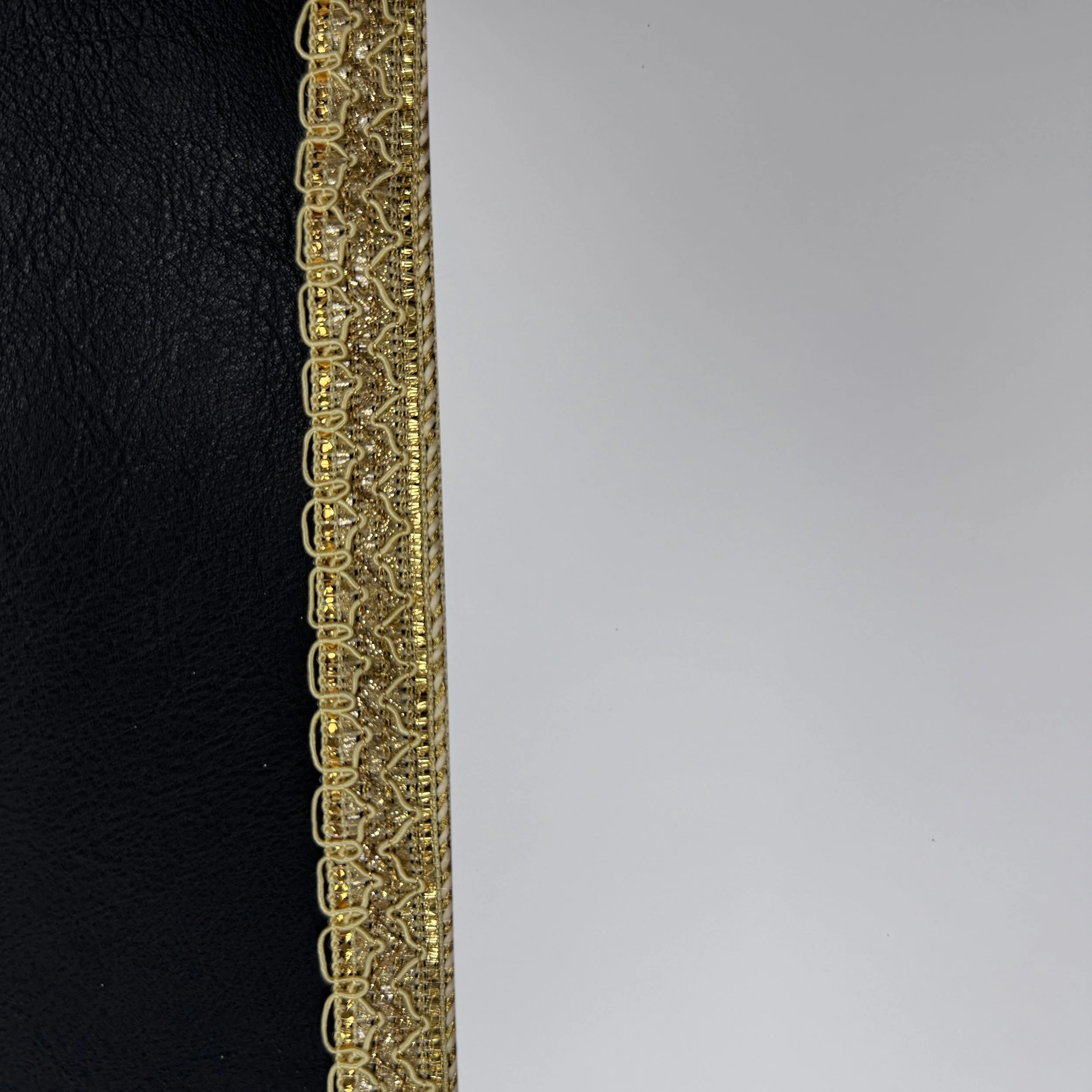 Antique Ivory Chevron Trim - Ivory Gold