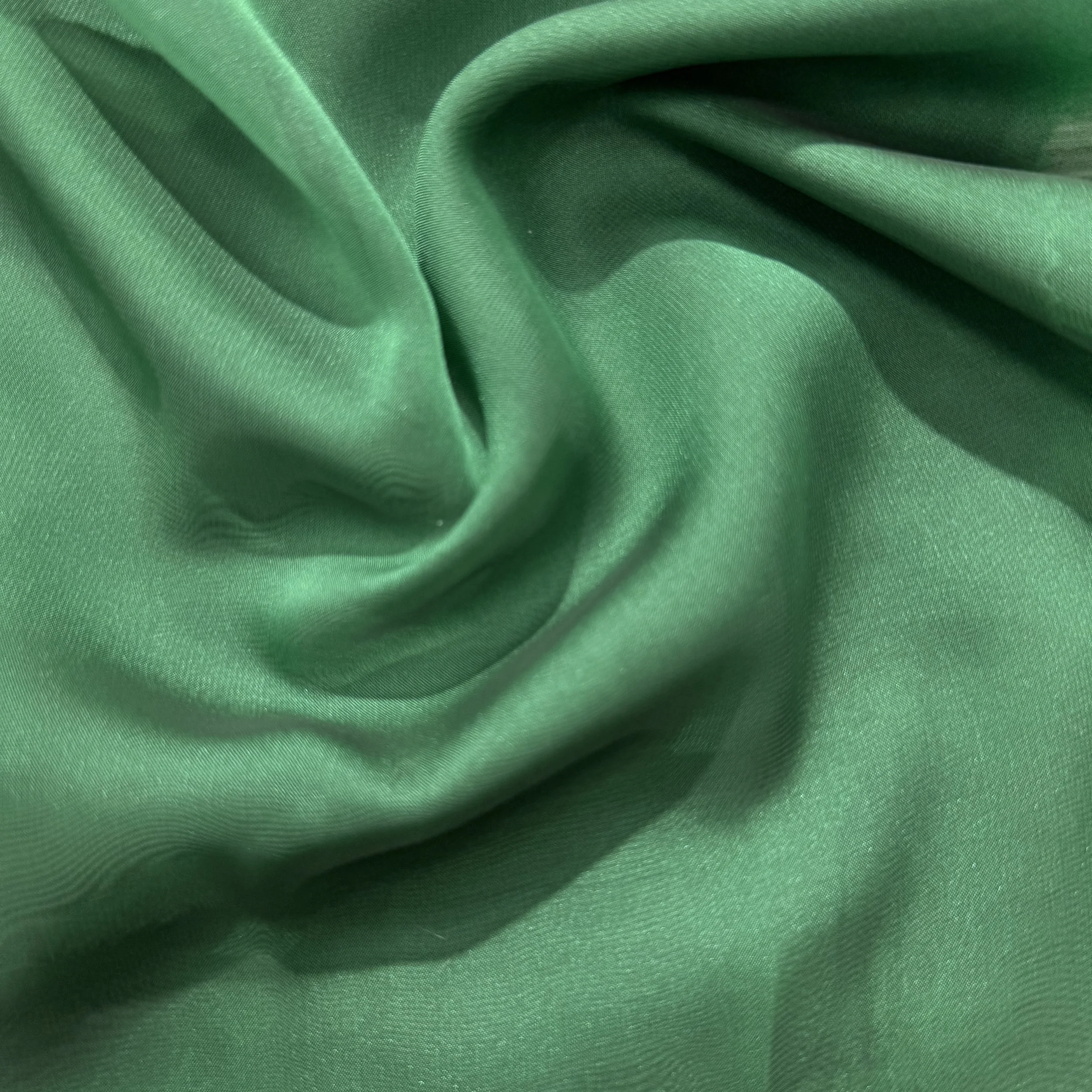 UC 5580 - EMERALD (2).JPG